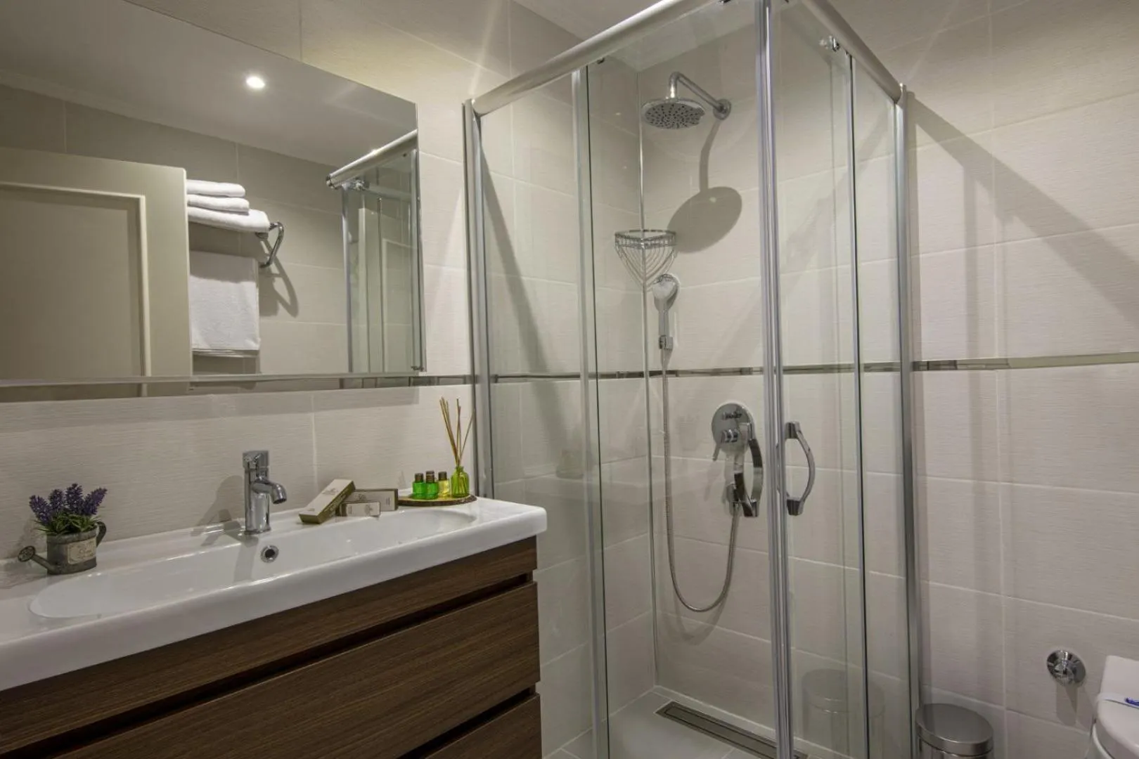 Shower in Hotel Real Life