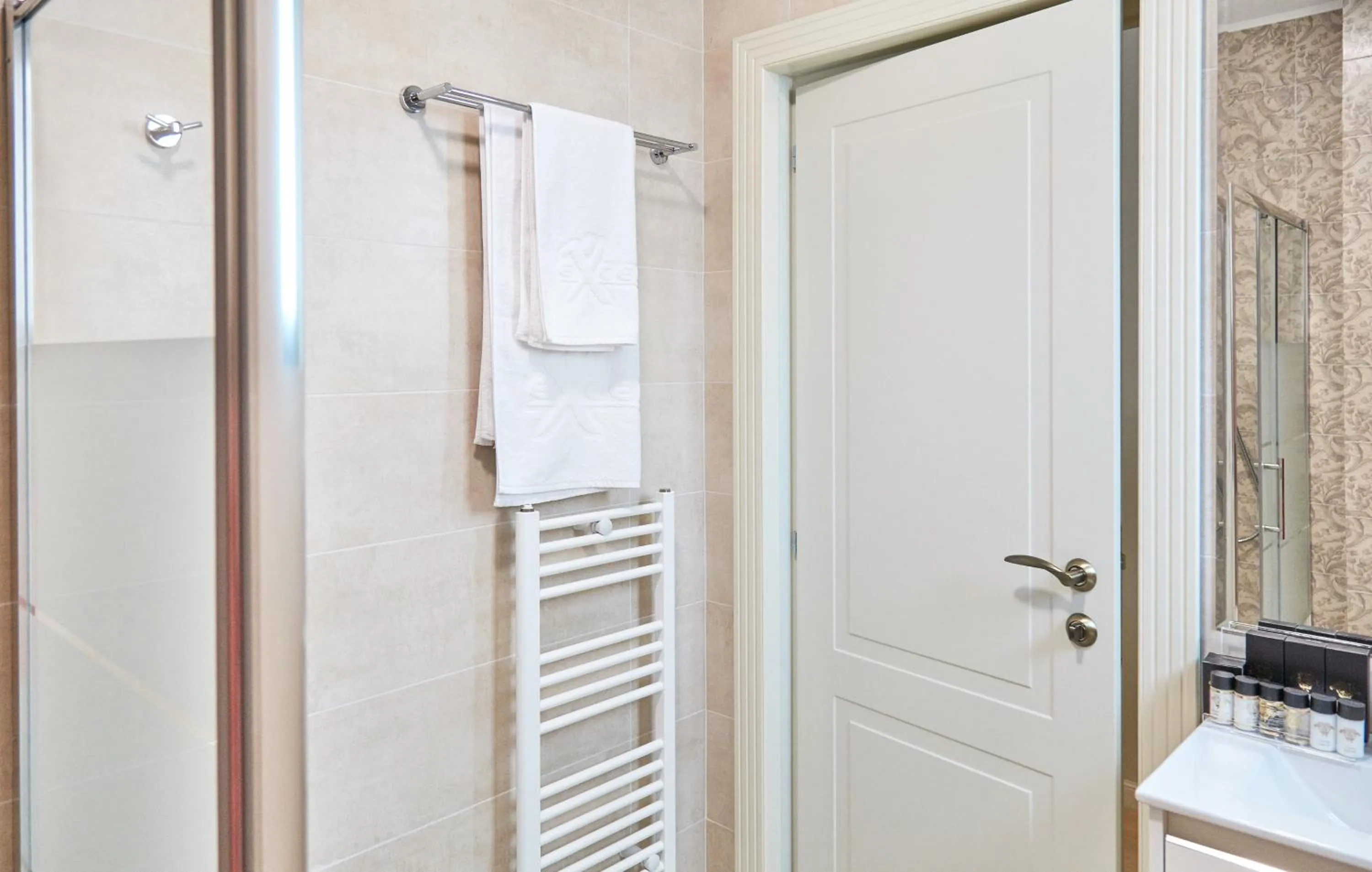 Bathroom in Hotel Azaleea Mamaia Nord