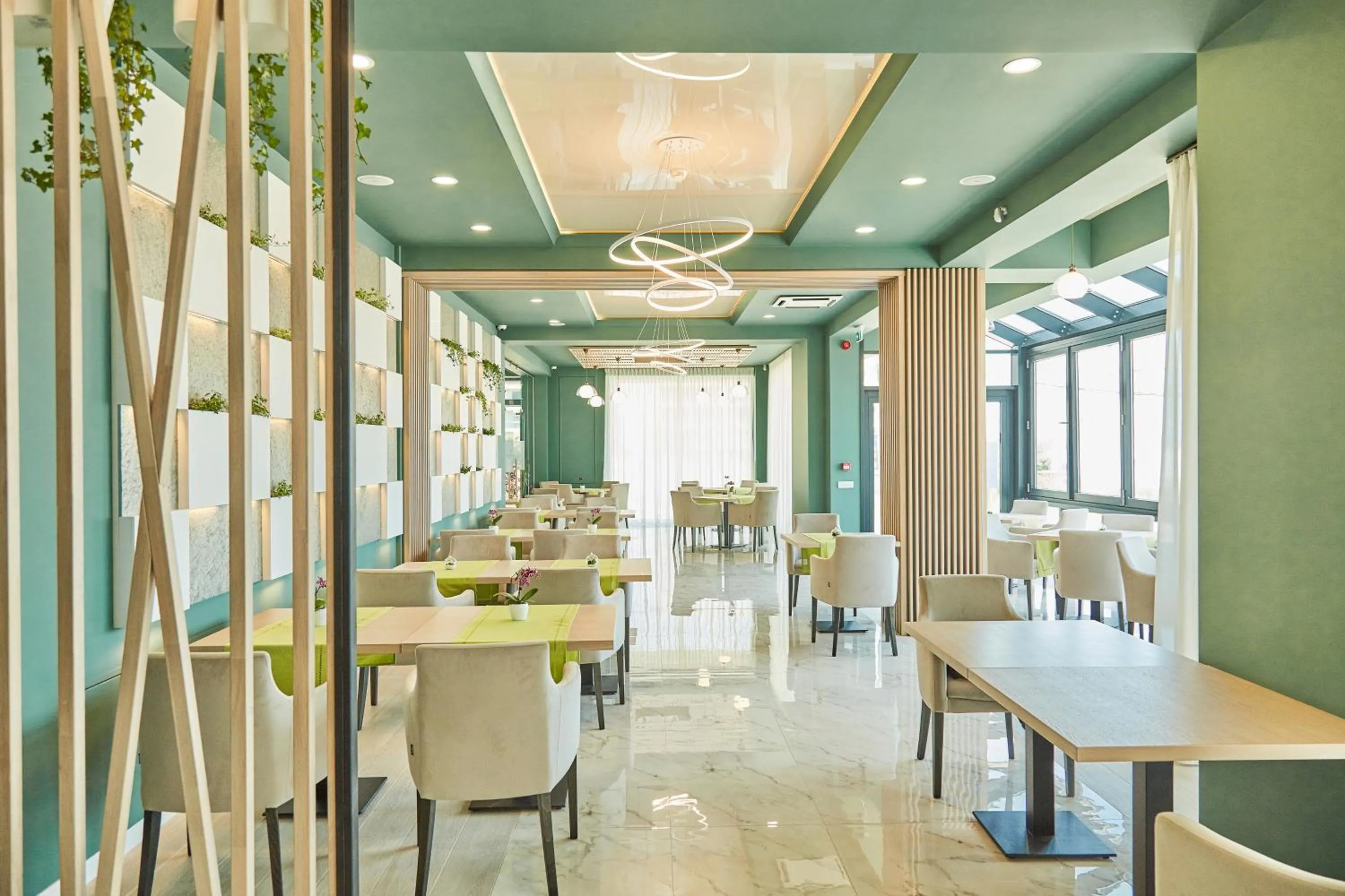 Restaurant/places to eat in Hotel Azaleea Mamaia Nord