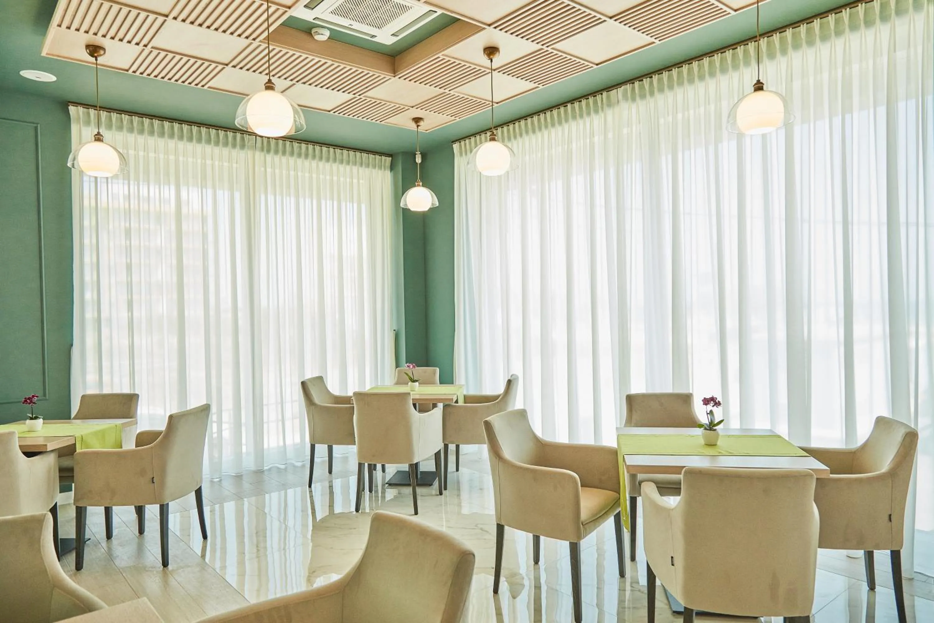 Restaurant/places to eat in Hotel Azaleea Mamaia Nord