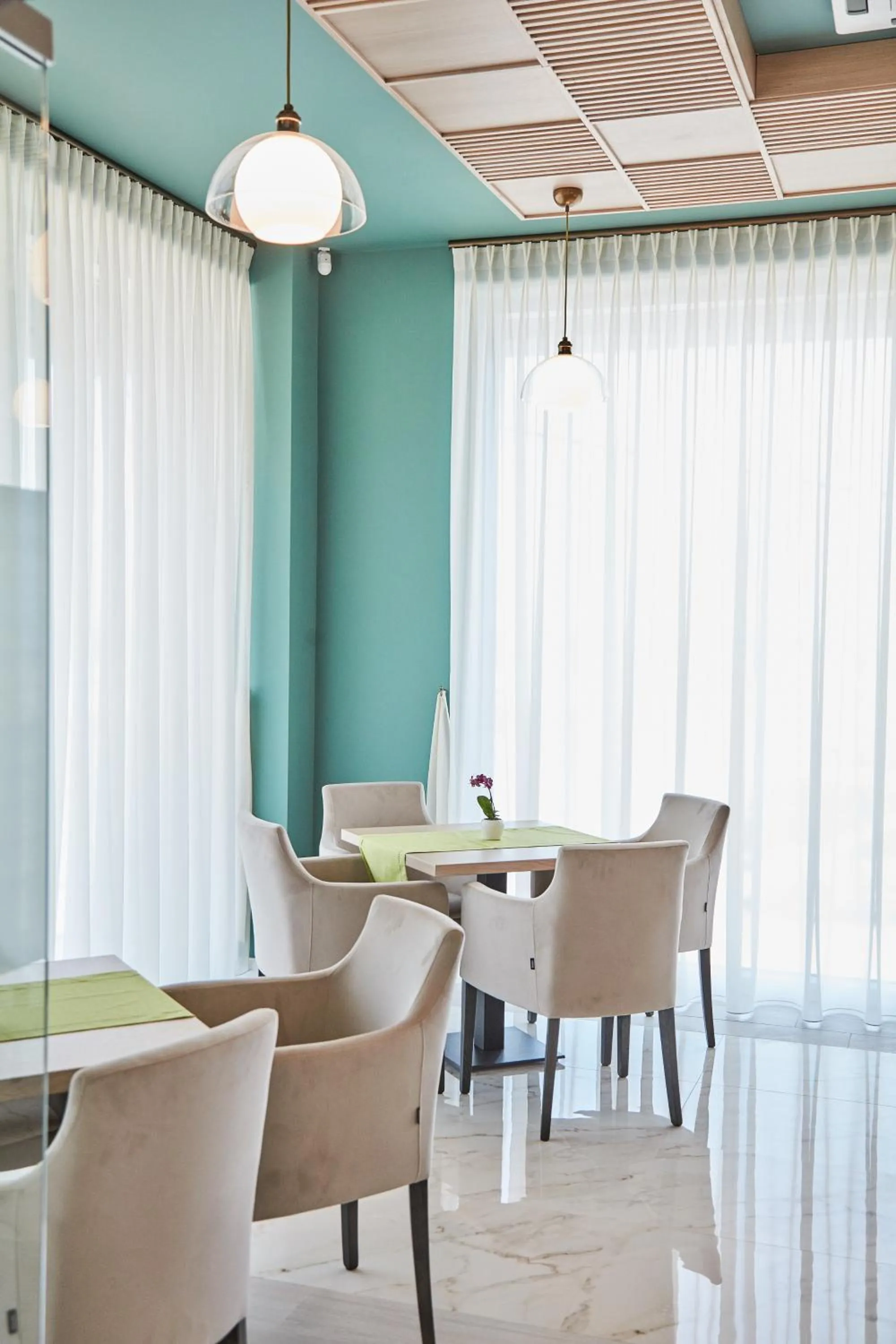 Restaurant/places to eat in Hotel Azaleea Mamaia Nord