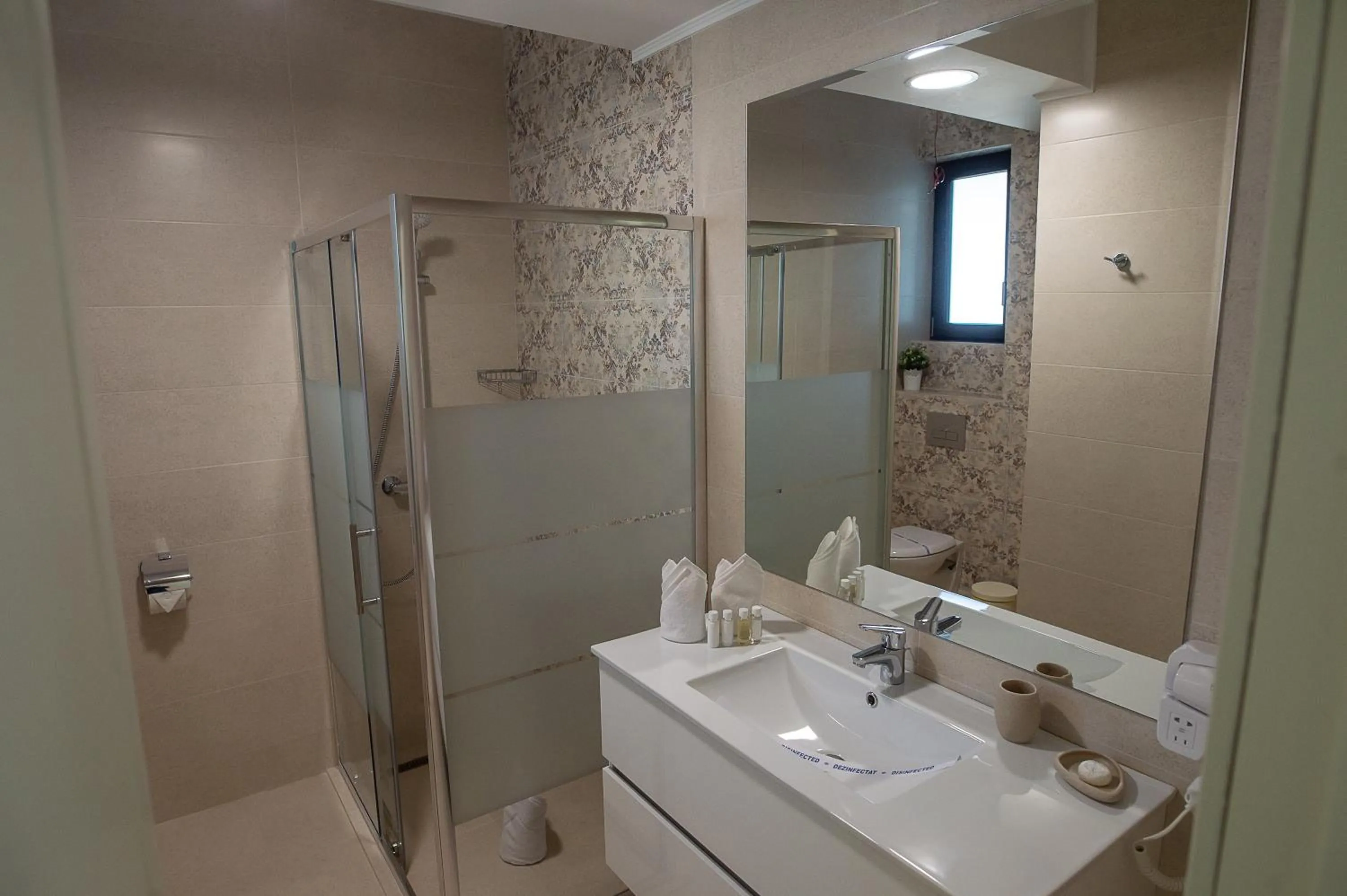 Bathroom in Hotel Azaleea Mamaia Nord
