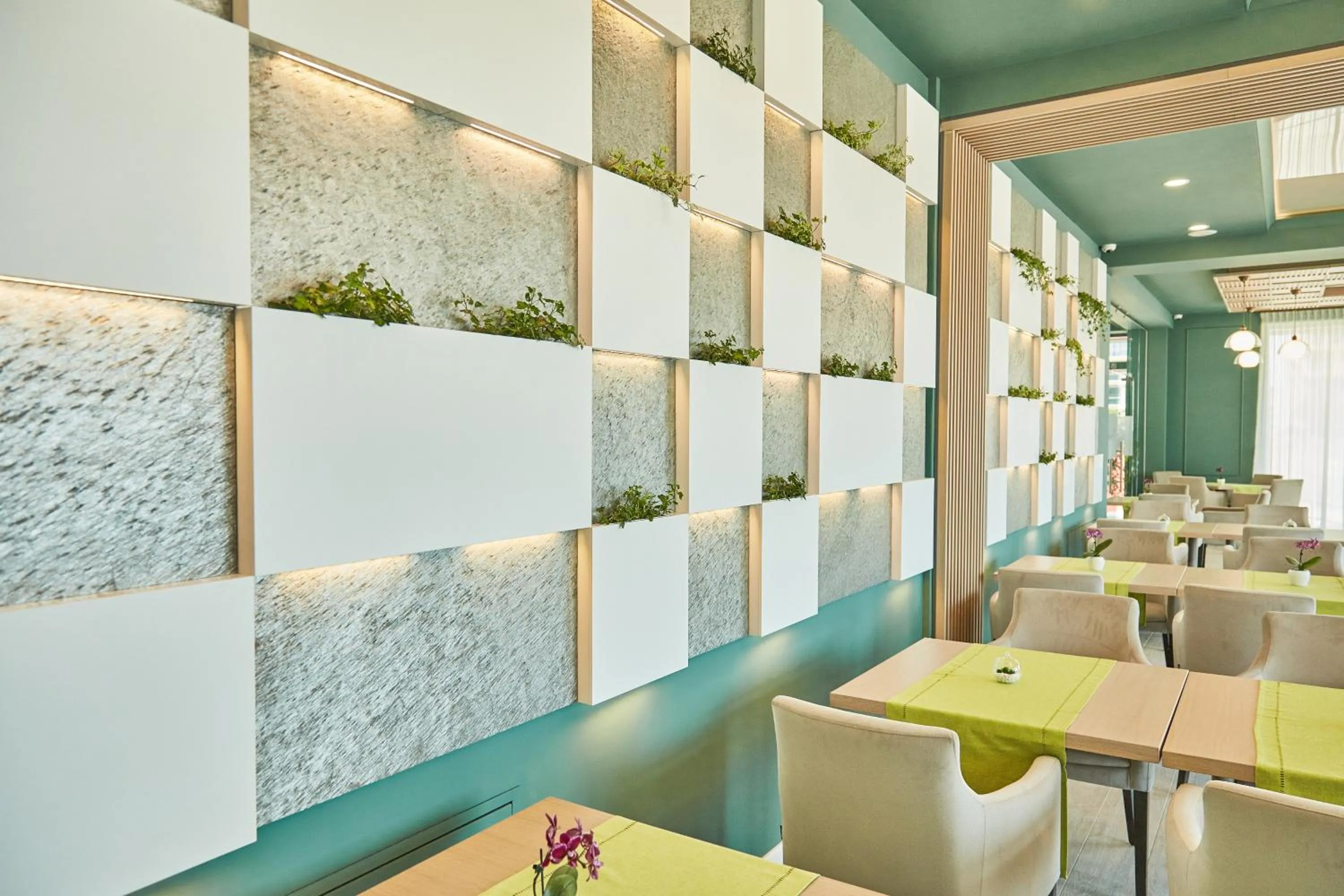Restaurant/places to eat in Hotel Azaleea Mamaia Nord