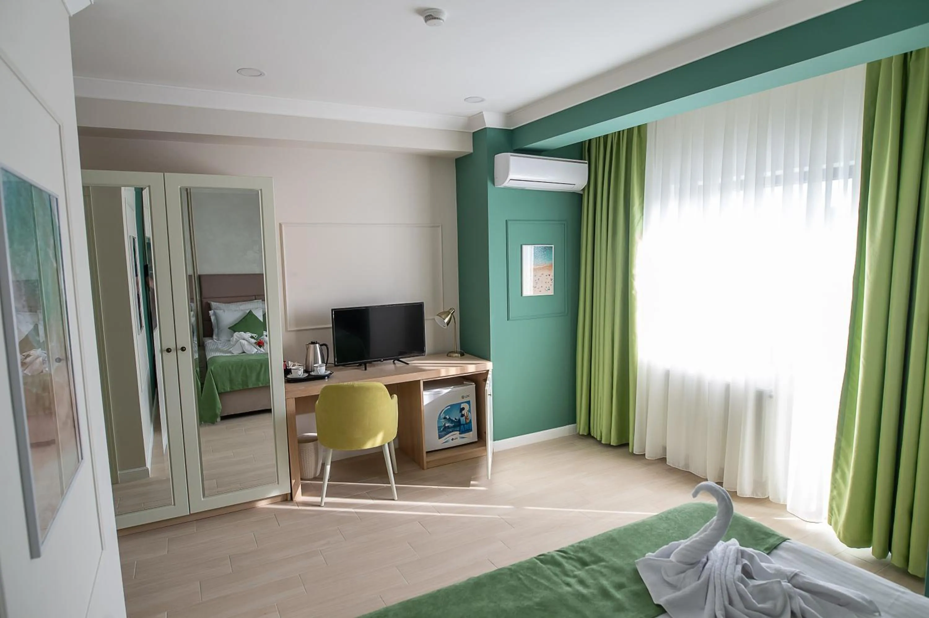 Photo of the whole room, Bed in Hotel Azaleea Mamaia Nord