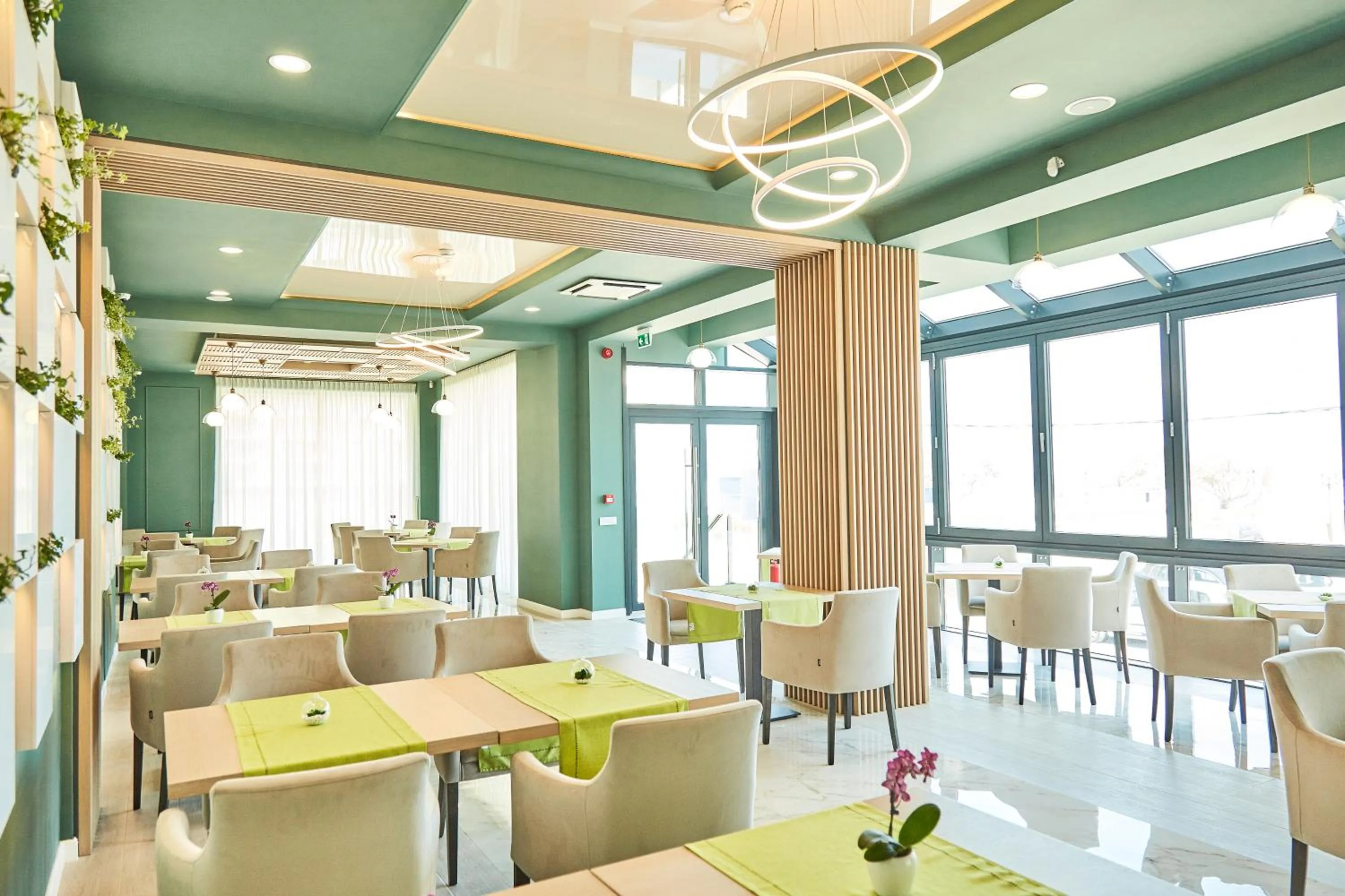 Restaurant/places to eat in Hotel Azaleea Mamaia Nord