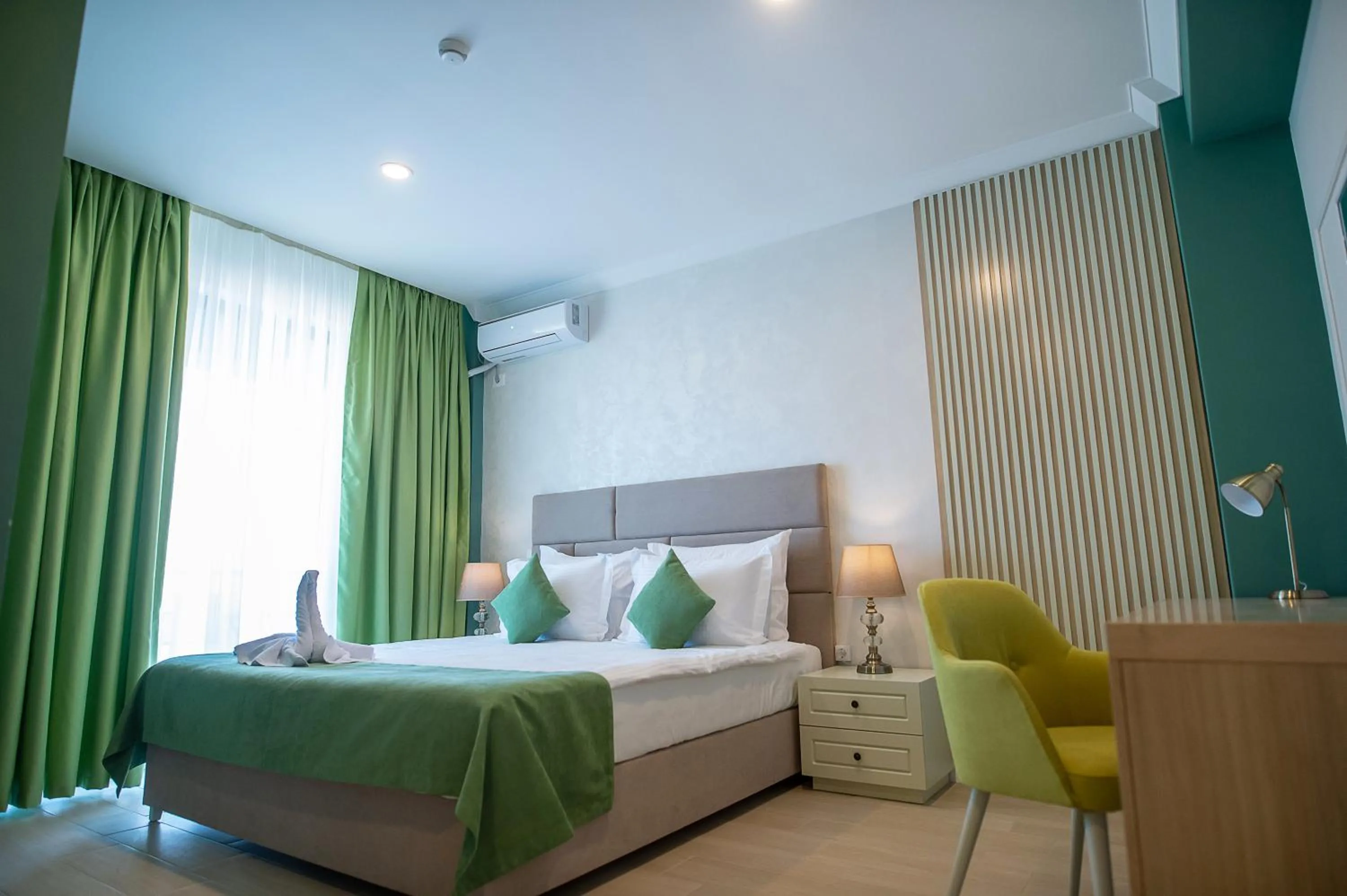 Bed in Hotel Azaleea Mamaia Nord