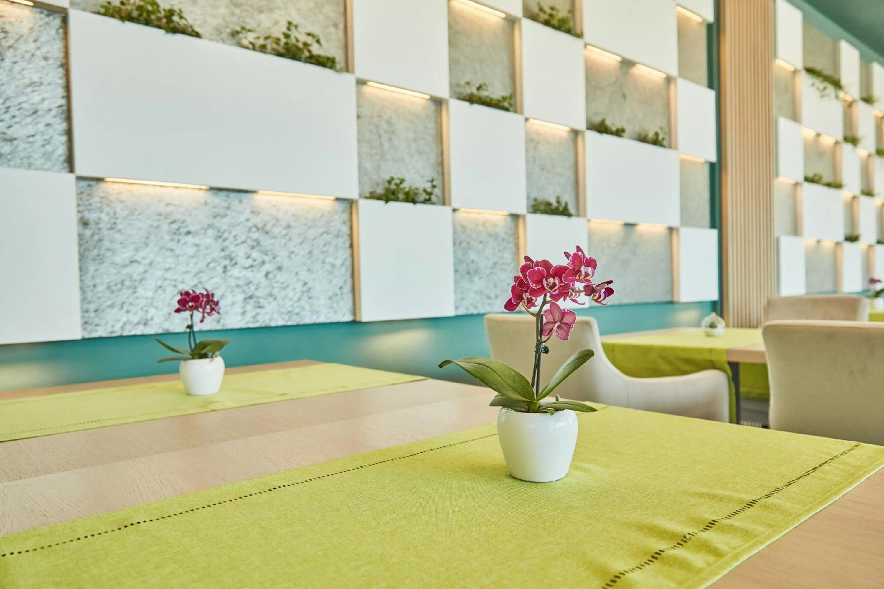 Restaurant/places to eat in Hotel Azaleea Mamaia Nord