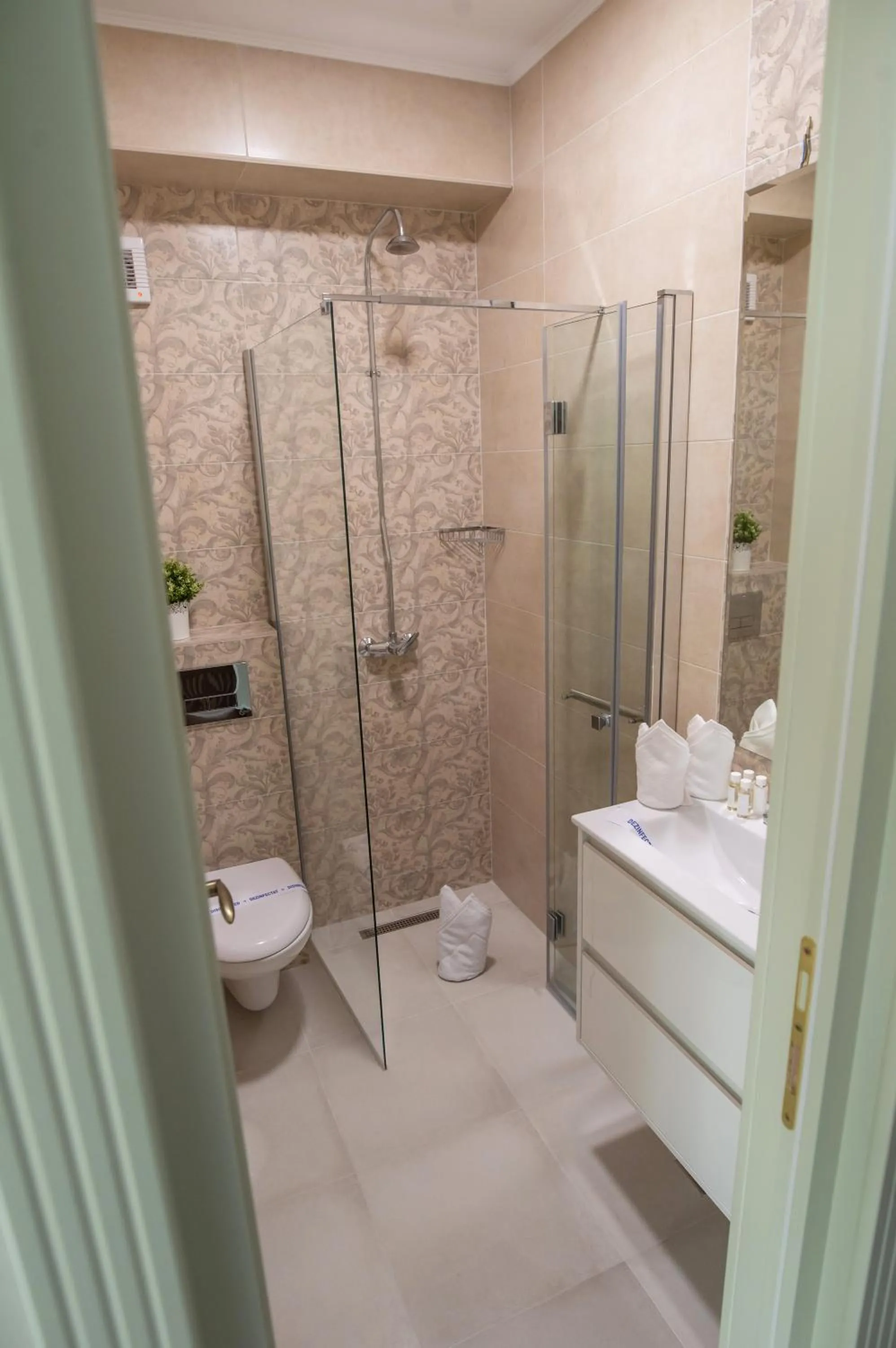 Bathroom in Hotel Azaleea Mamaia Nord