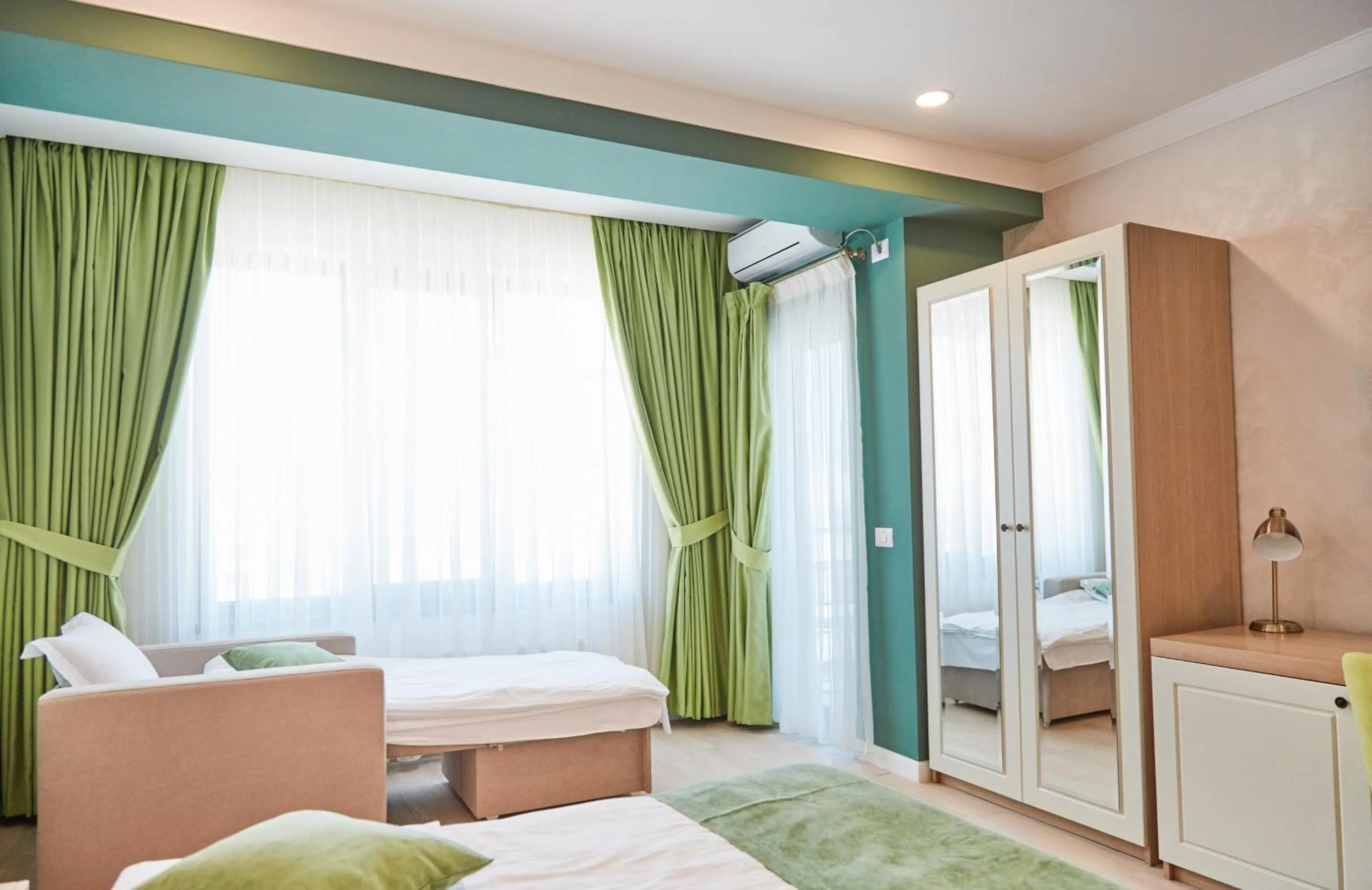 Bed in Hotel Azaleea Mamaia Nord
