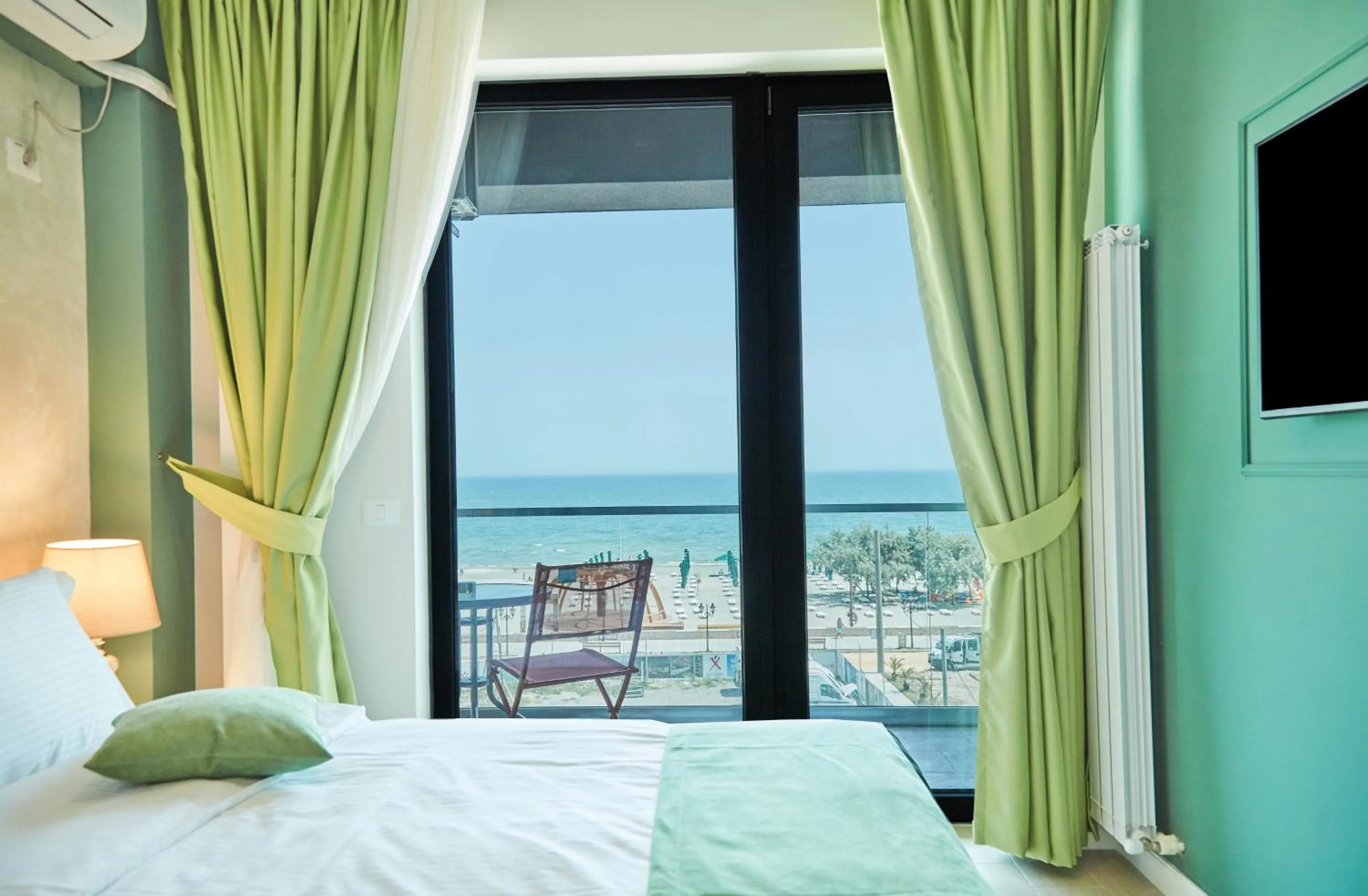 Bed in Hotel Azaleea Mamaia Nord