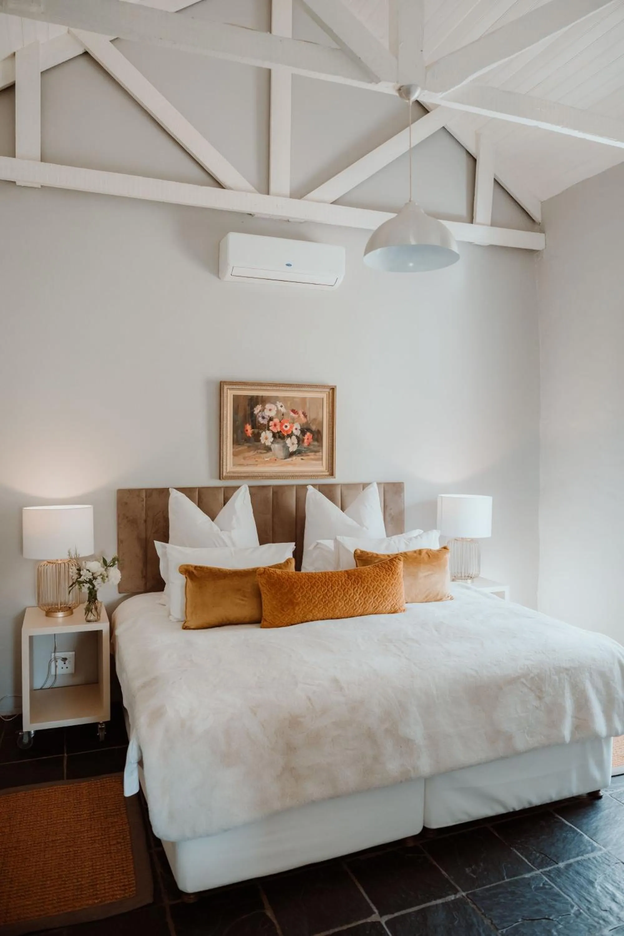 Bed in Saronsberg Vineyard Cottages