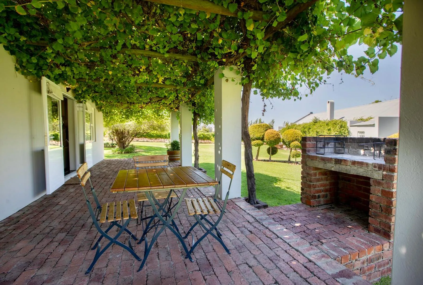 BBQ facilities in Saronsberg Vineyard Cottages