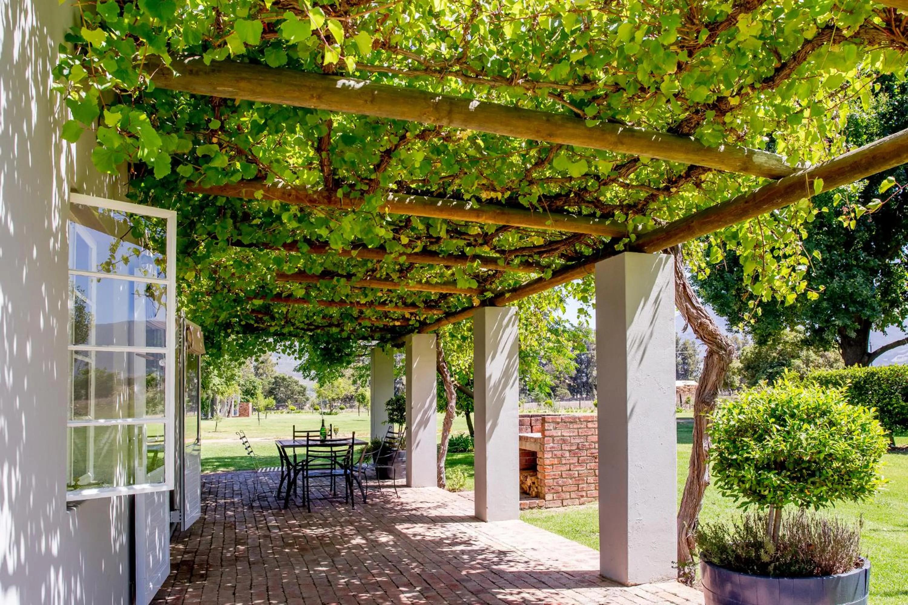 Patio in Saronsberg Vineyard Cottages