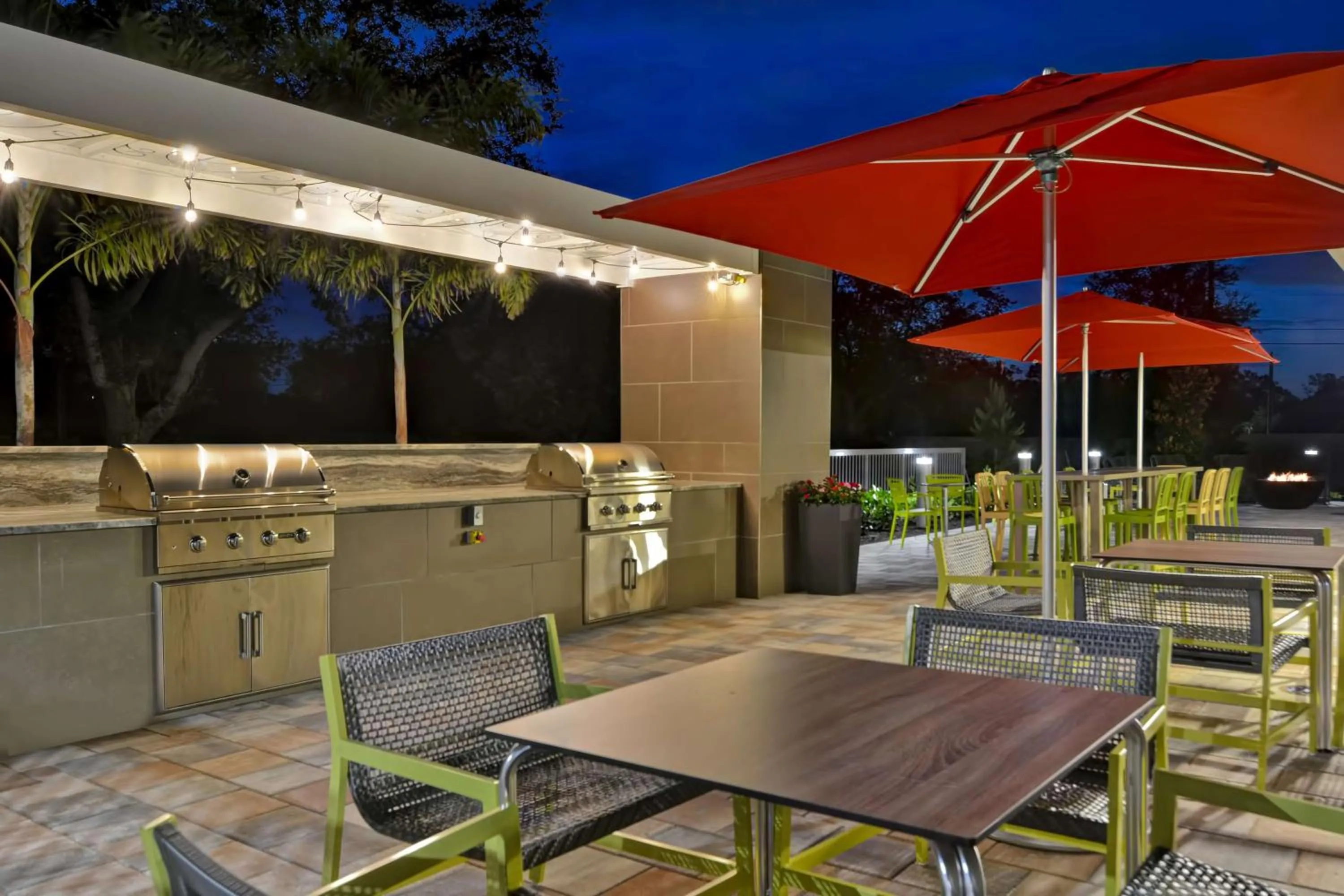 Patio in Home2 Suites By Hilton Naples I-75 Pine Ridge Road