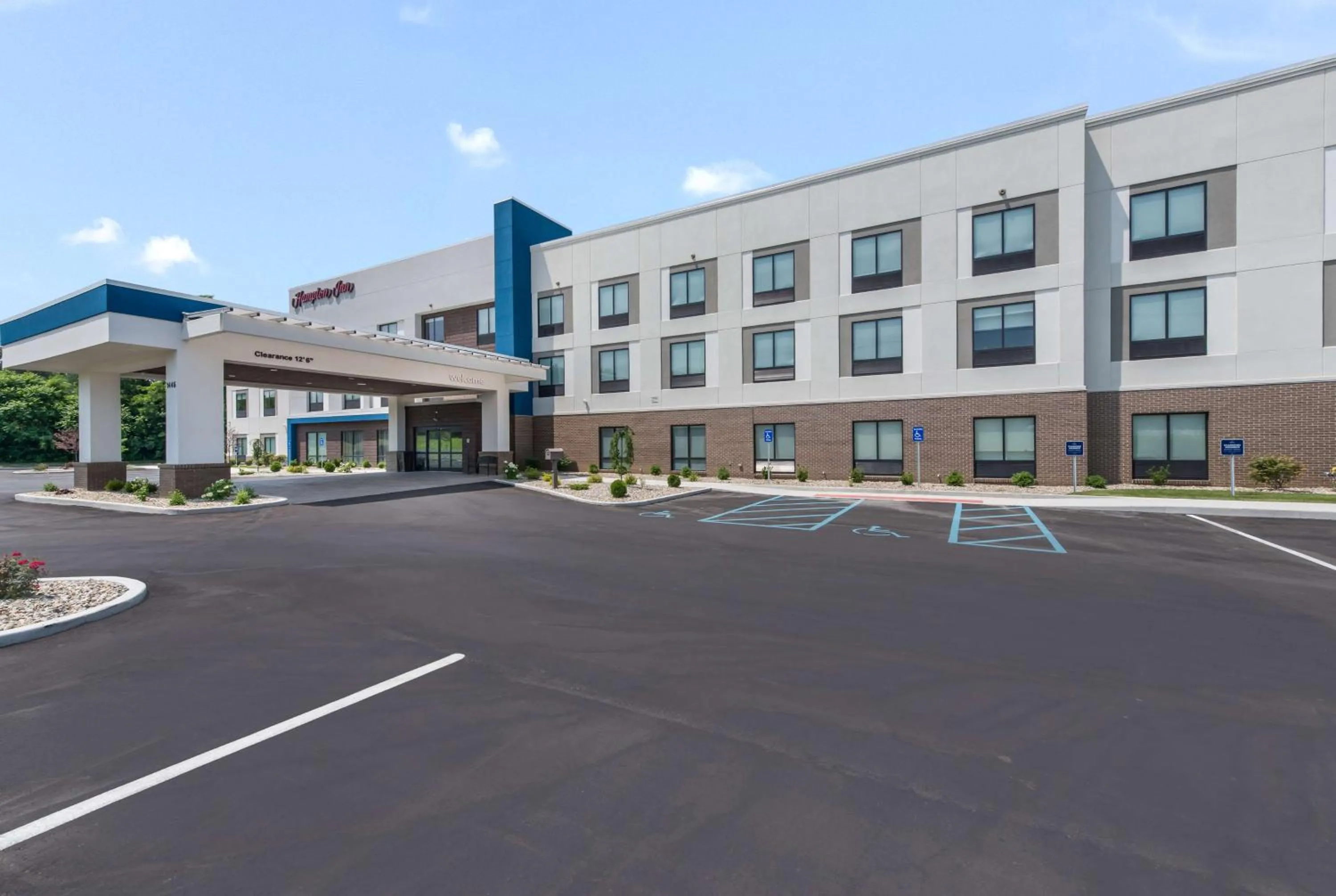 Property building in Hampton Inn Niles, Mi