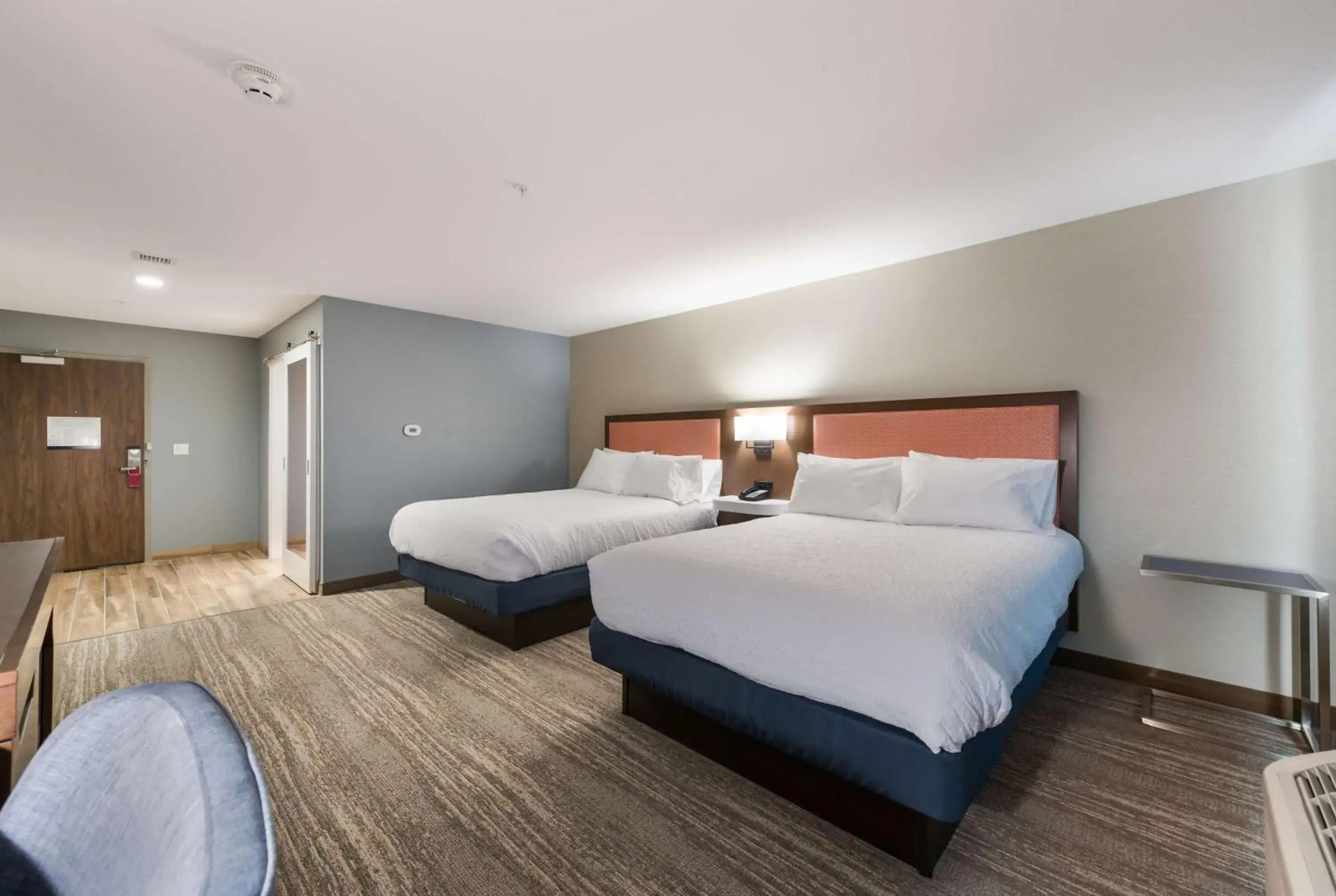 Queen Room with Two Queen Beds - Non-Smoking in Hampton Inn Niles, Mi Queen Room with Two Queen Beds - Non-Smoking in Hampton Inn Niles, Mi