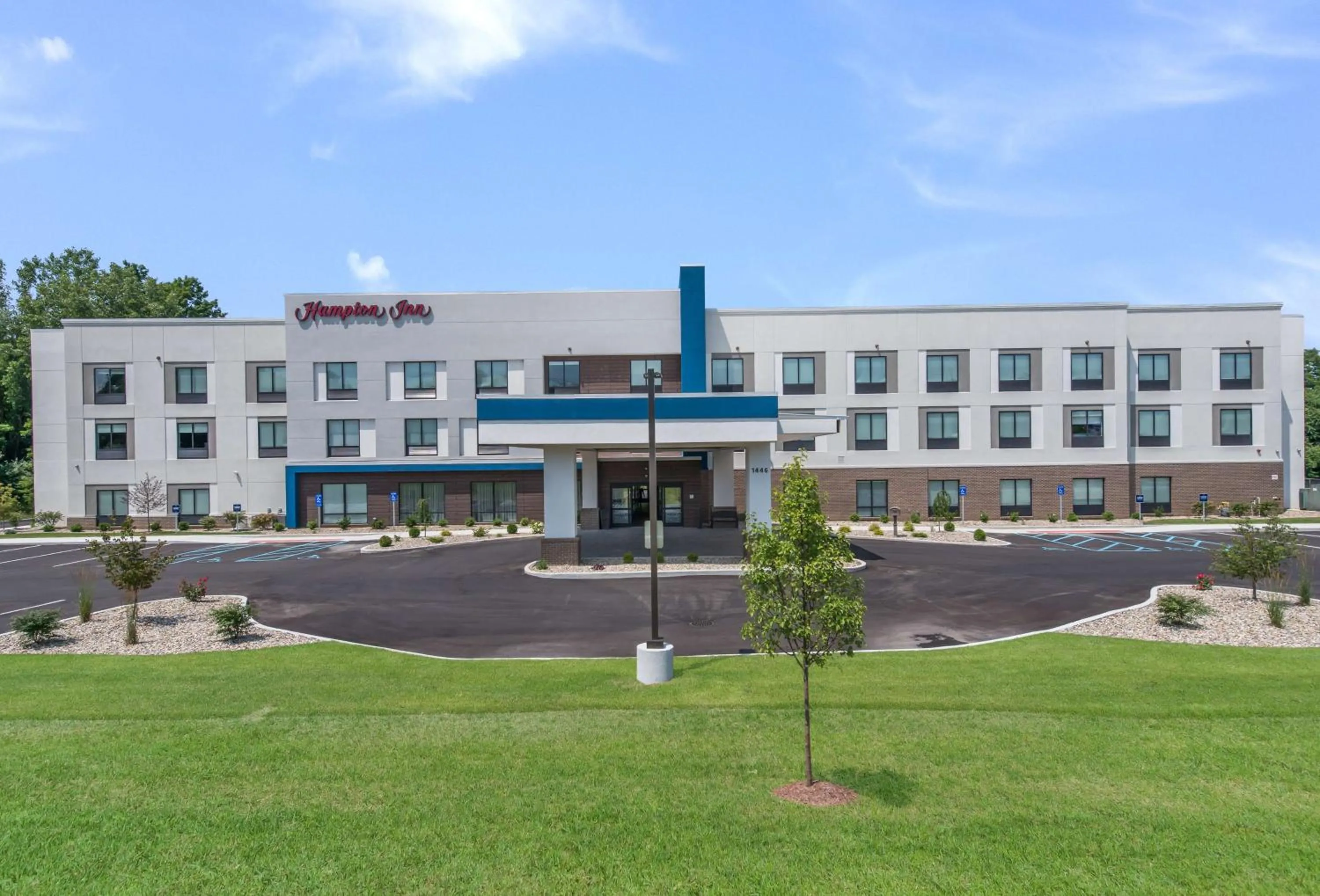 Property building in Hampton Inn Niles, Mi