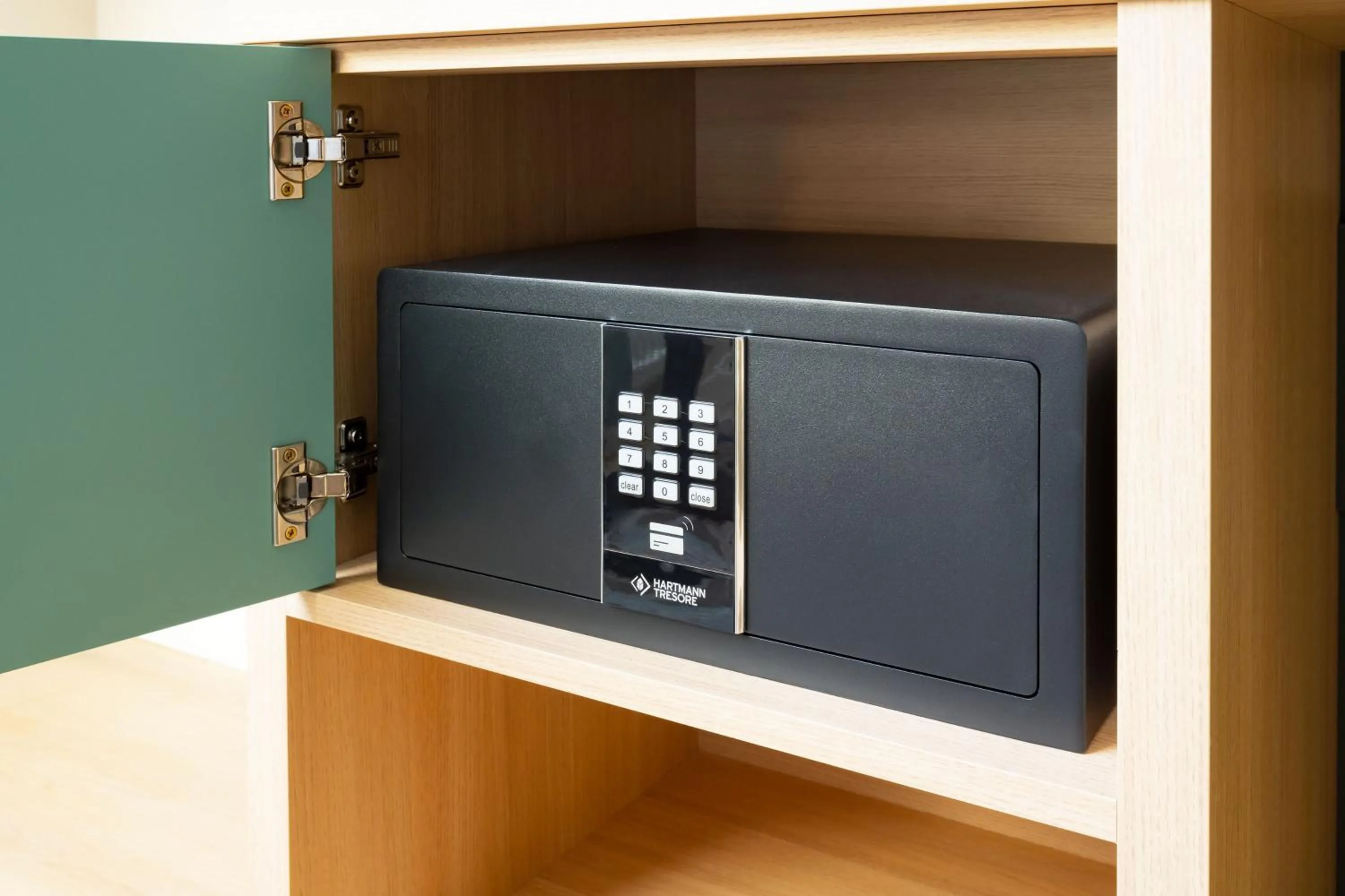 safe in Spark By Hilton Stuttgart Sindelfingen