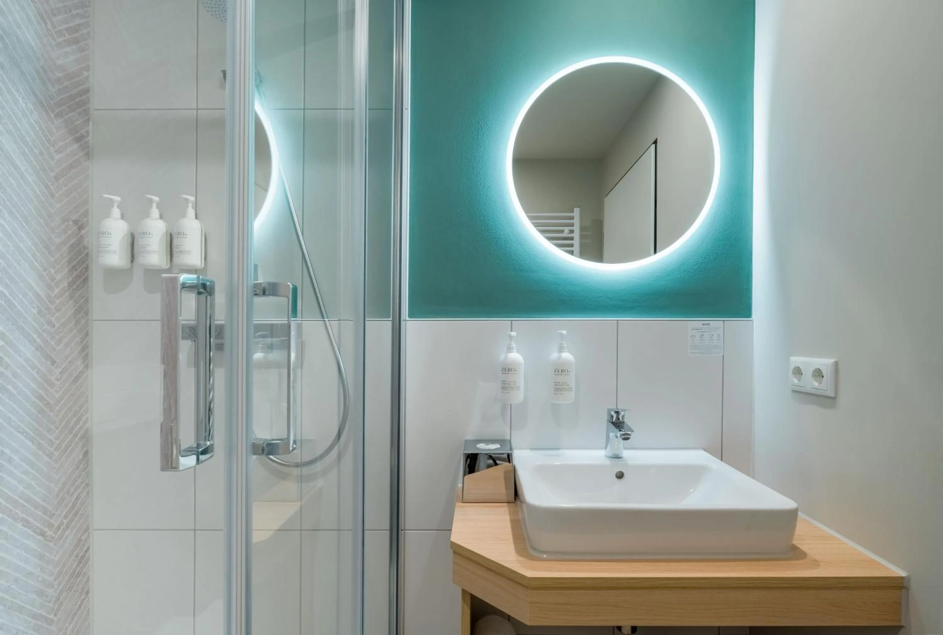 Bathroom in Spark By Hilton Stuttgart Sindelfingen