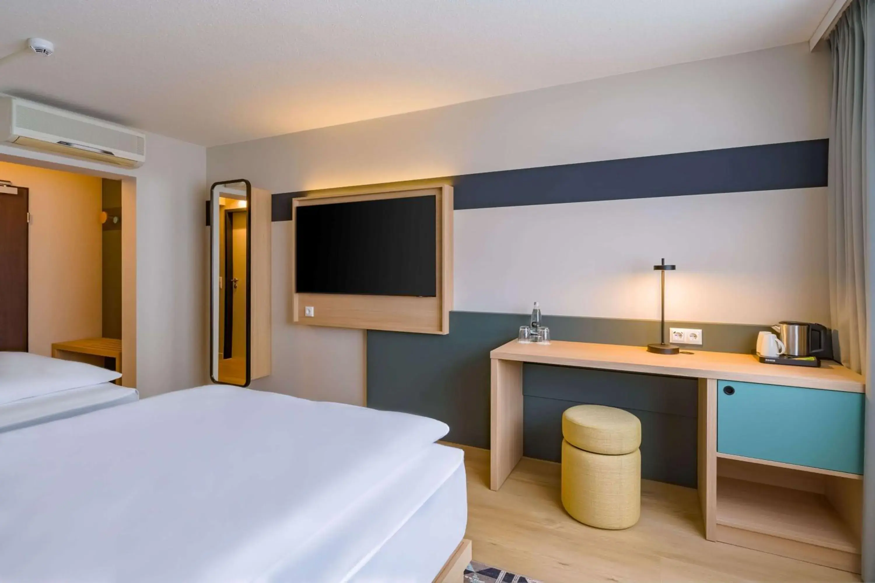 Bedroom, Bed in Spark By Hilton Stuttgart Sindelfingen Bedroom, Bed in Spark By Hilton Stuttgart Sindelfingen