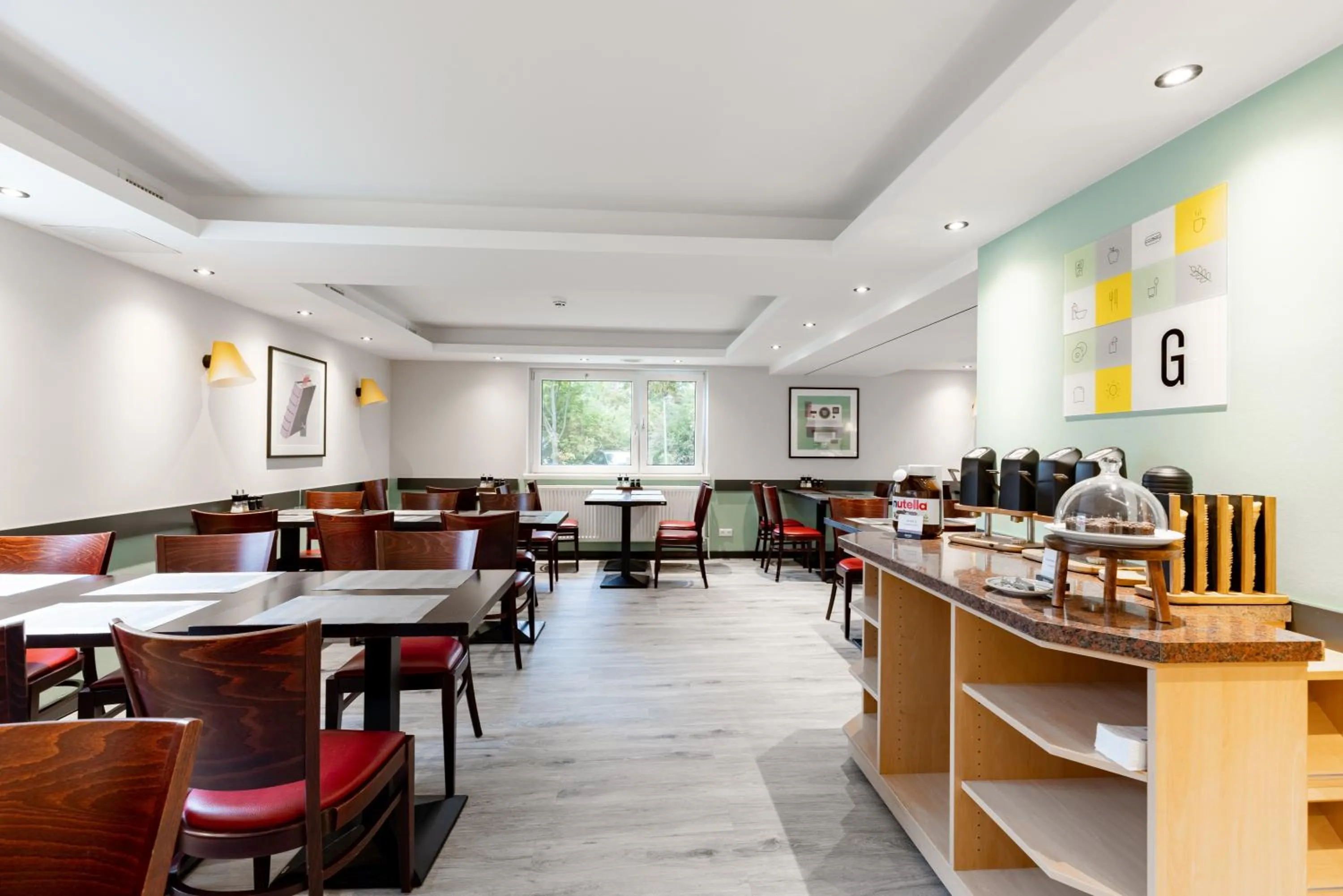 Restaurant/places to eat in Garner Hotel Bremen North by IHG