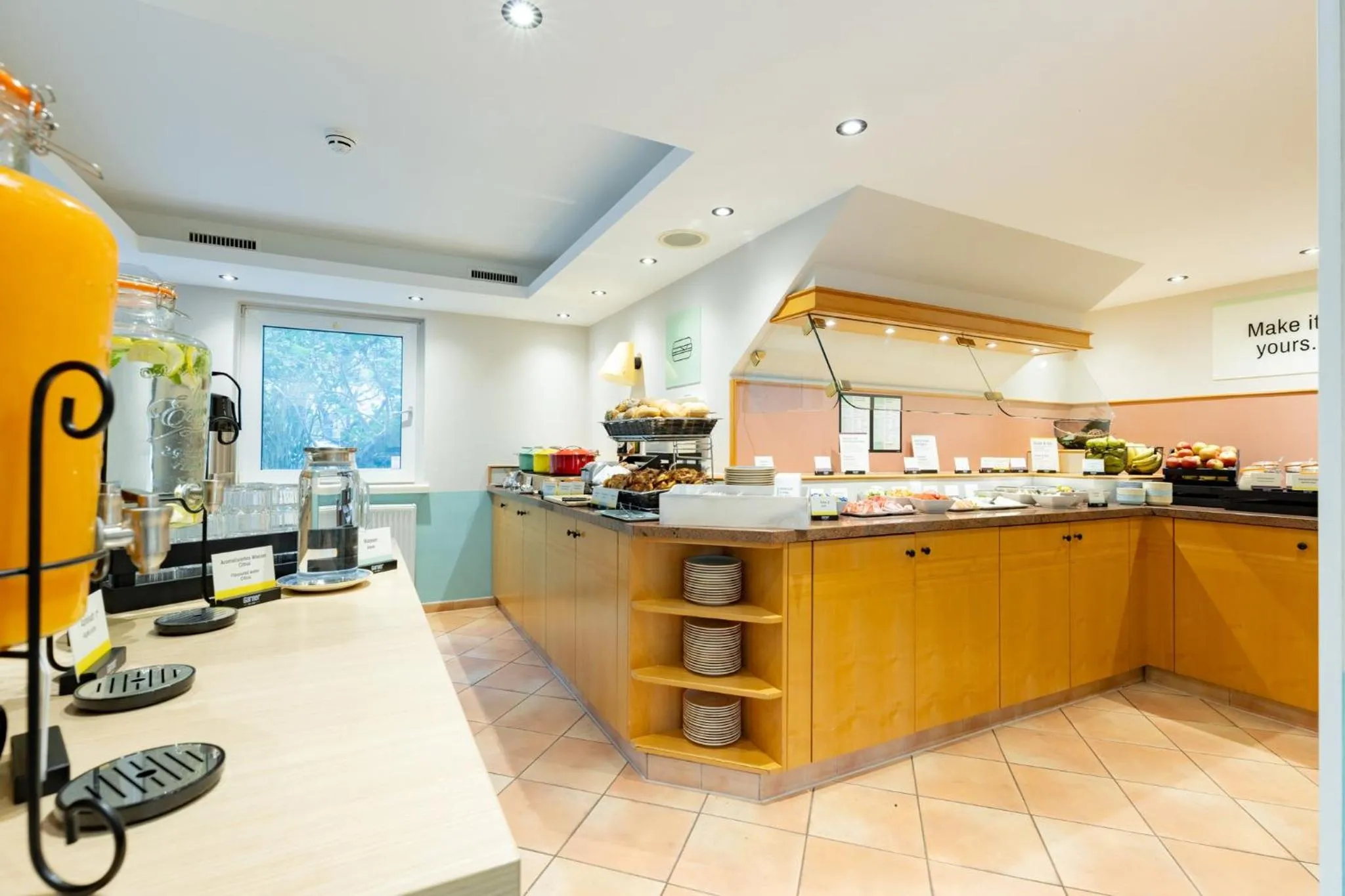 Breakfast in Garner Hotel Bremen North by IHG