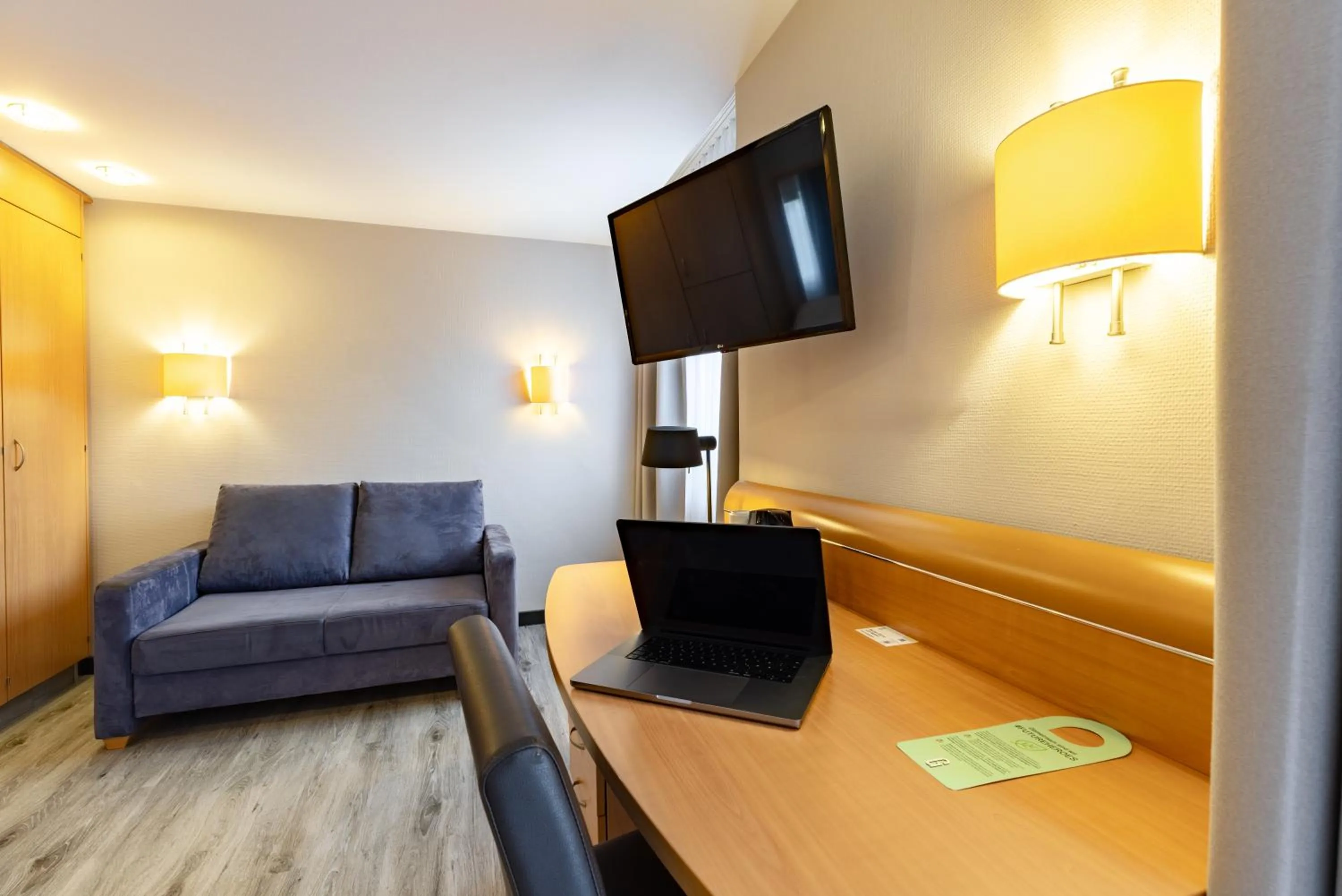 Photo of the whole room in Garner Hotel Bremen North by IHG