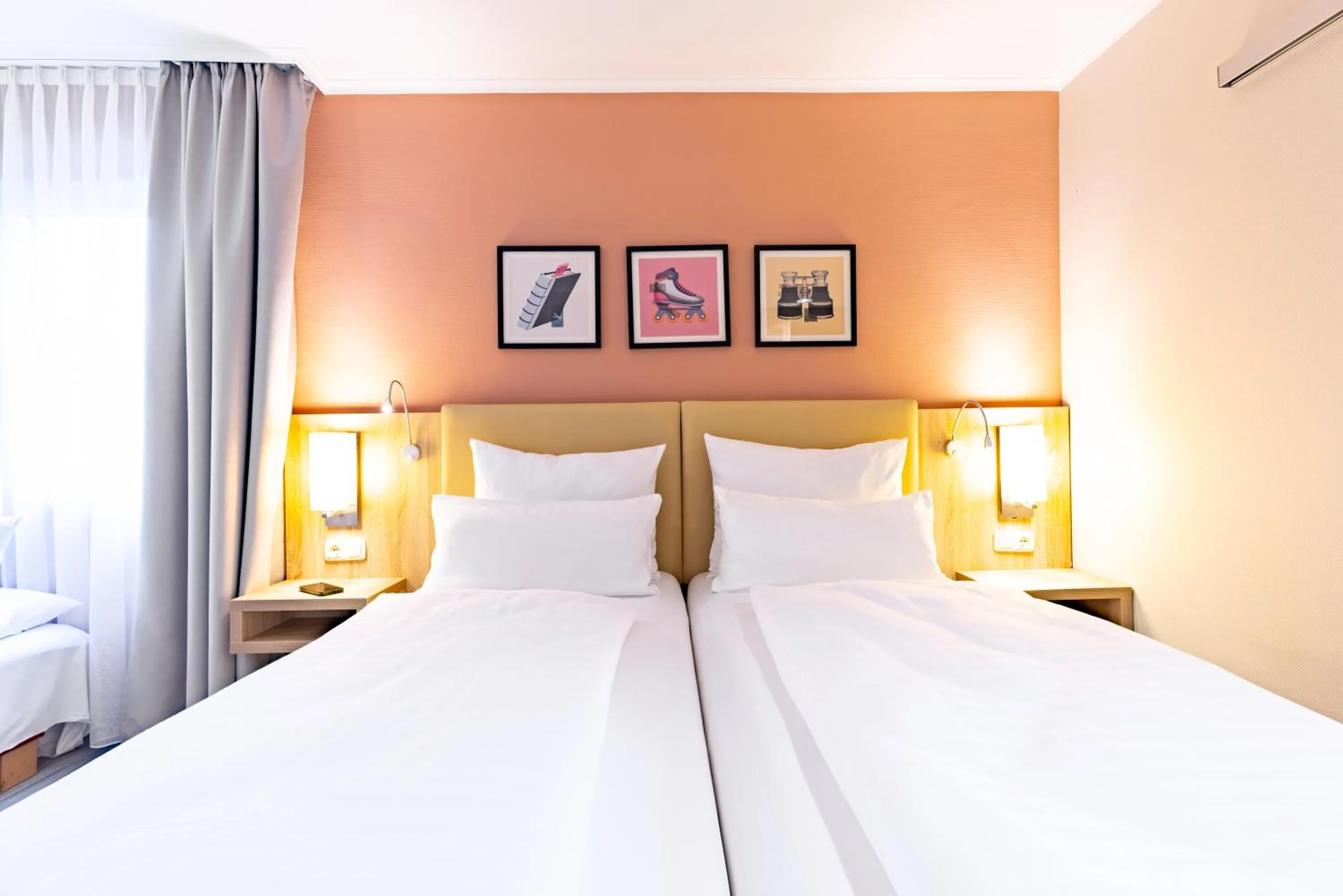 Photo of the whole room, Bed in Garner Hotel Bremen North by IHG