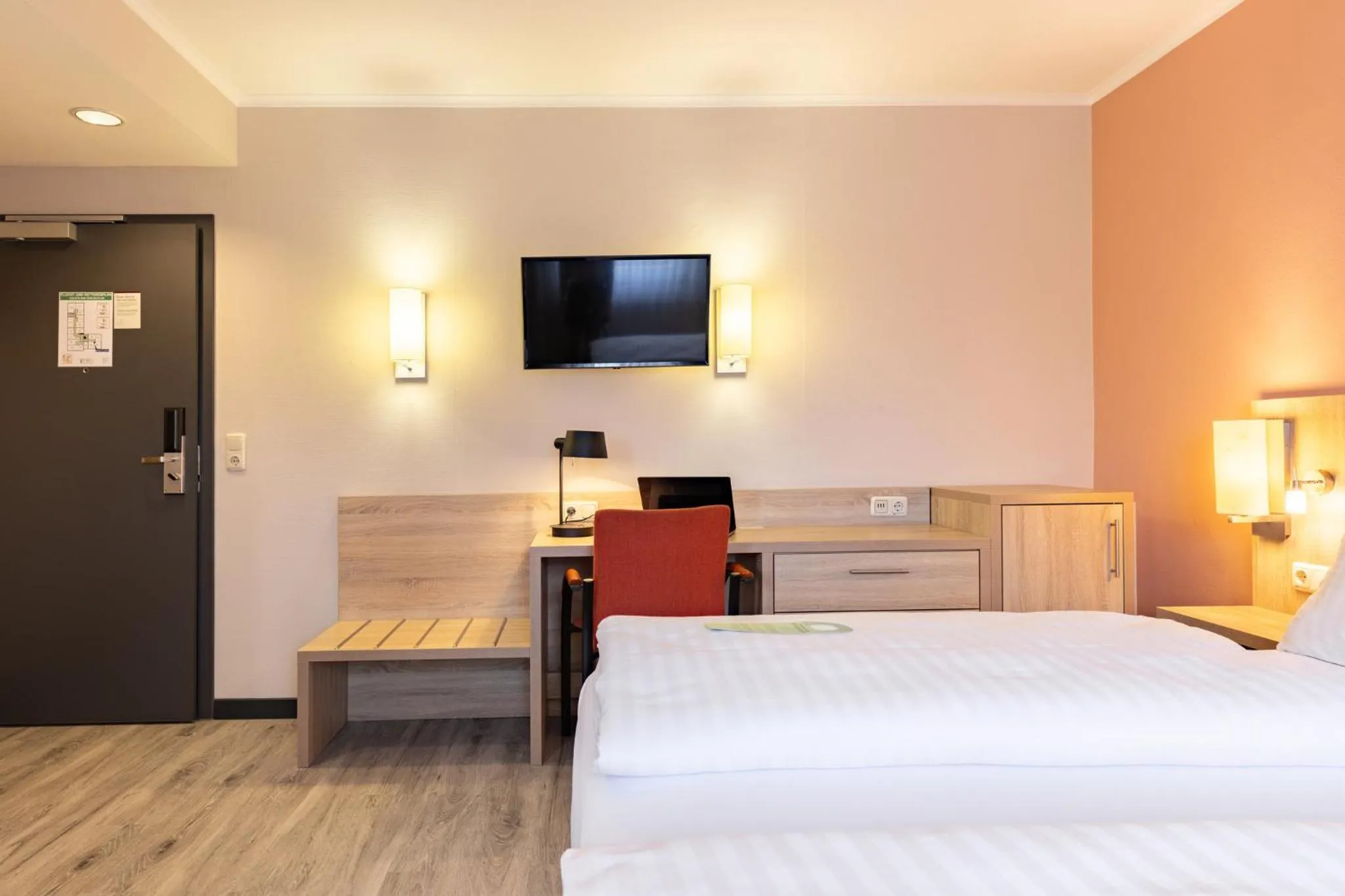 Photo of the whole room, Bed in Garner Hotel Bremen North by IHG