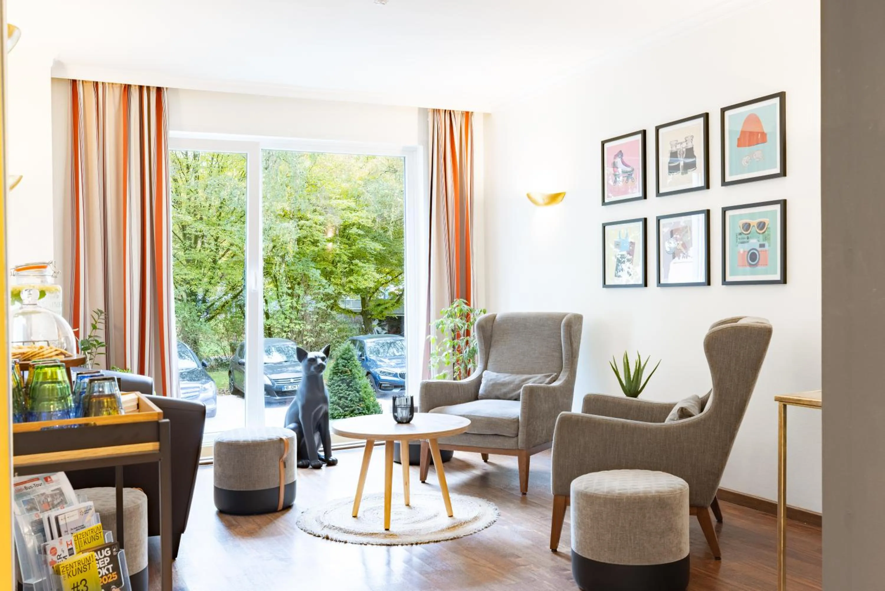 Lobby or reception in Garner Hotel Bremen North by IHG