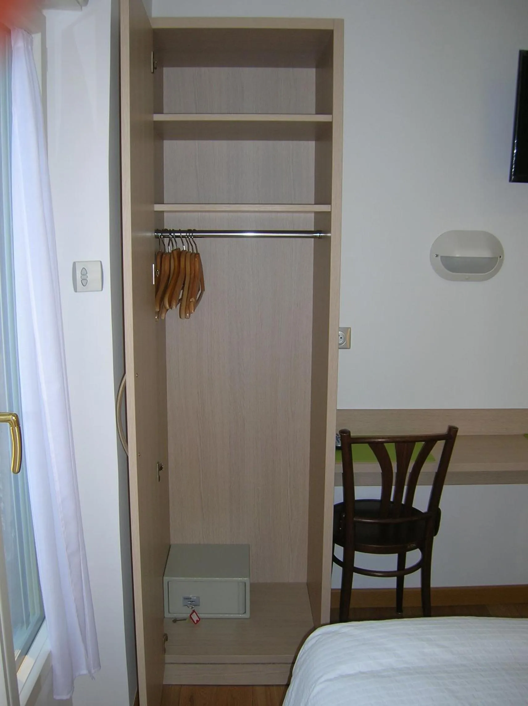 Decorative detail, Bed in Hotel Darcet