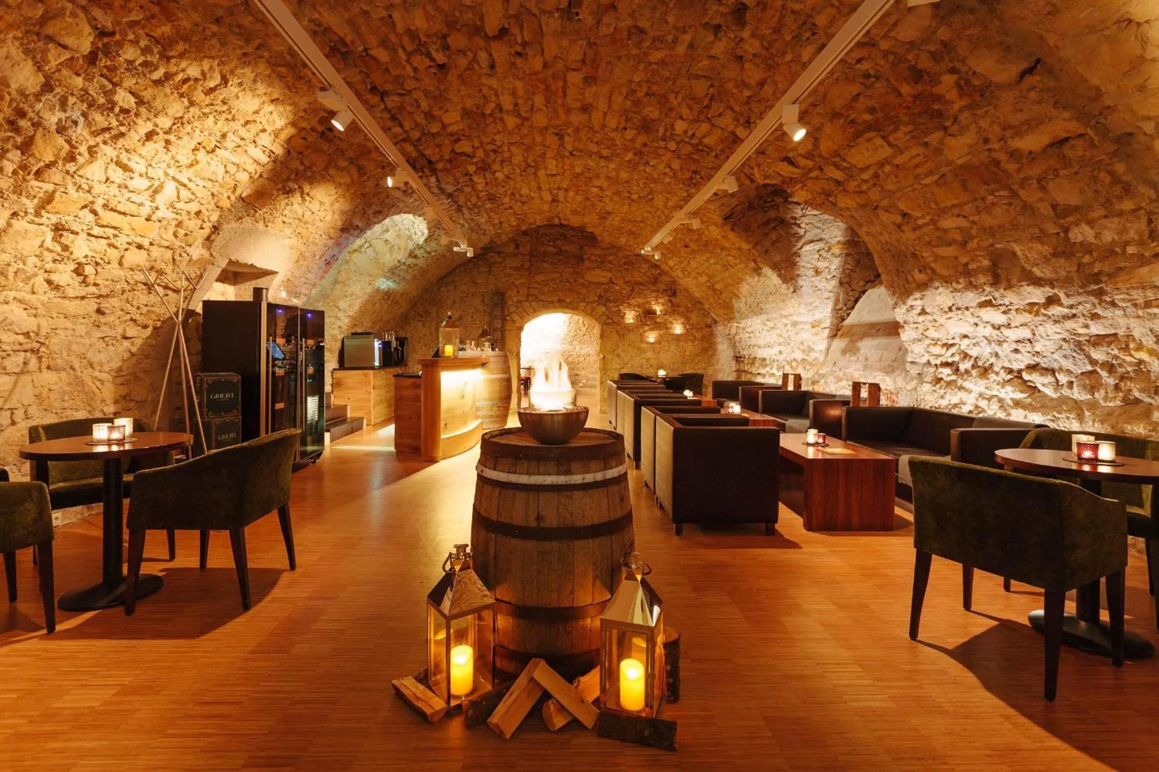 Restaurant/places to eat in Halber Mond