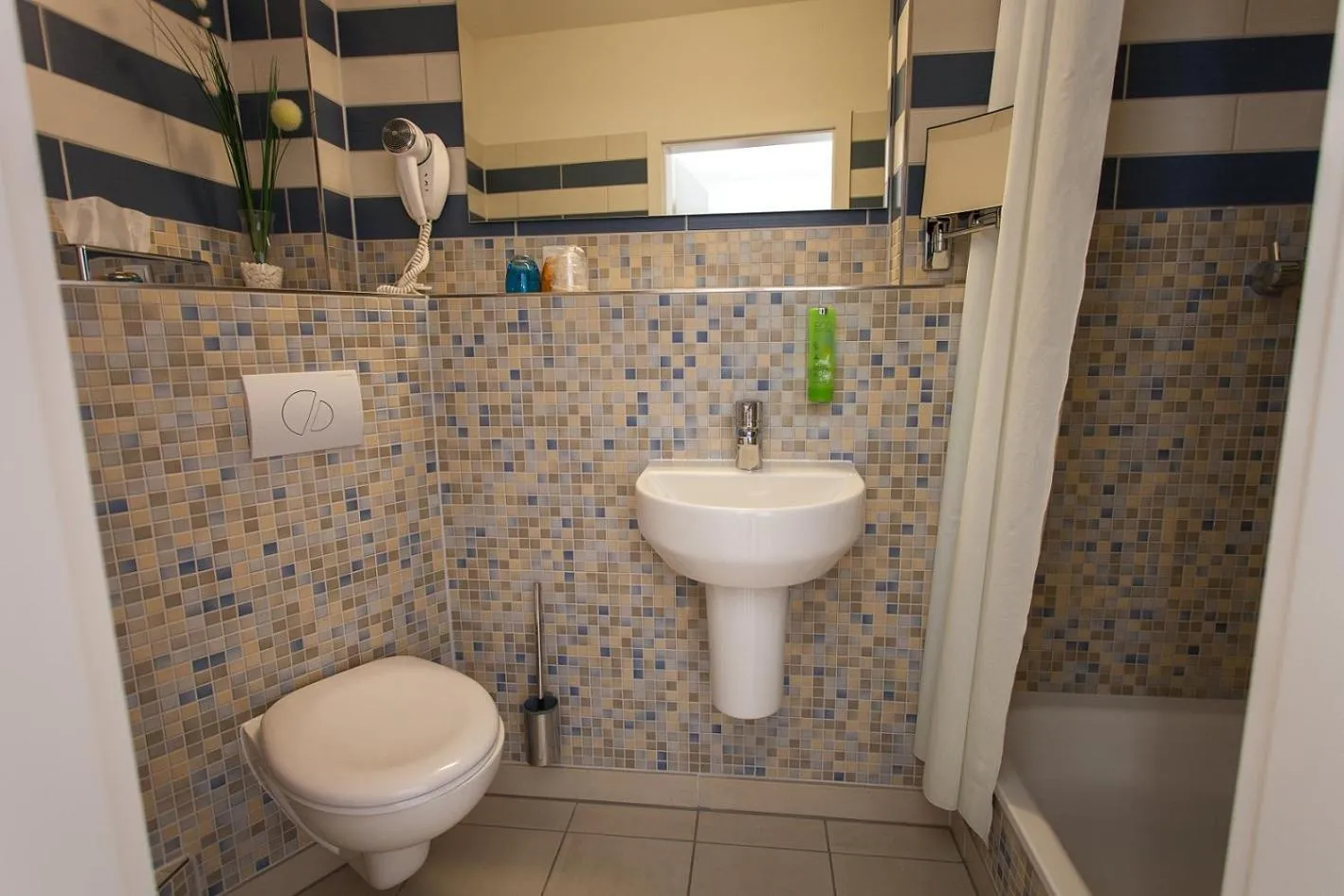 Bathroom in Halber Mond