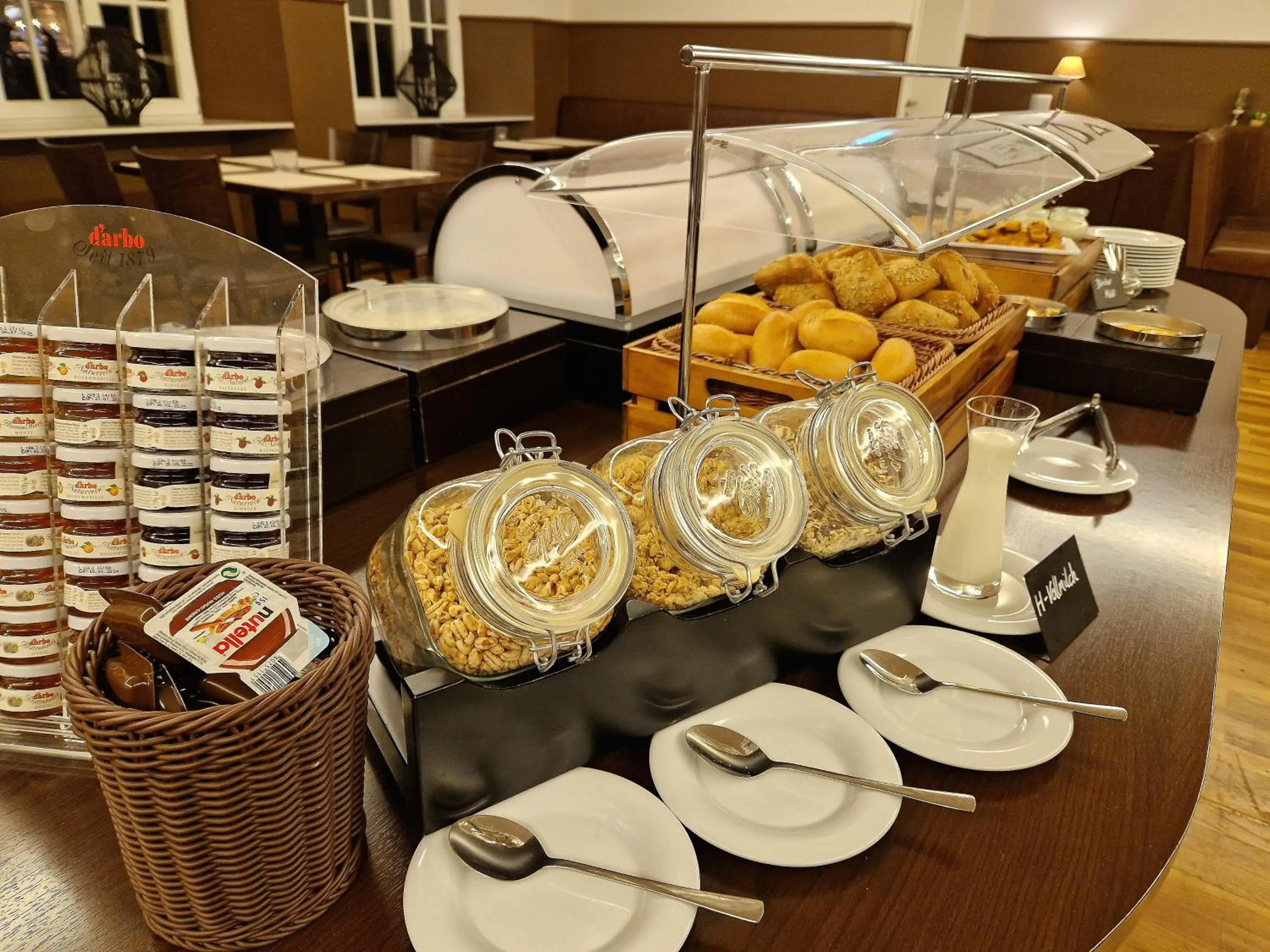 Breakfast in Halber Mond