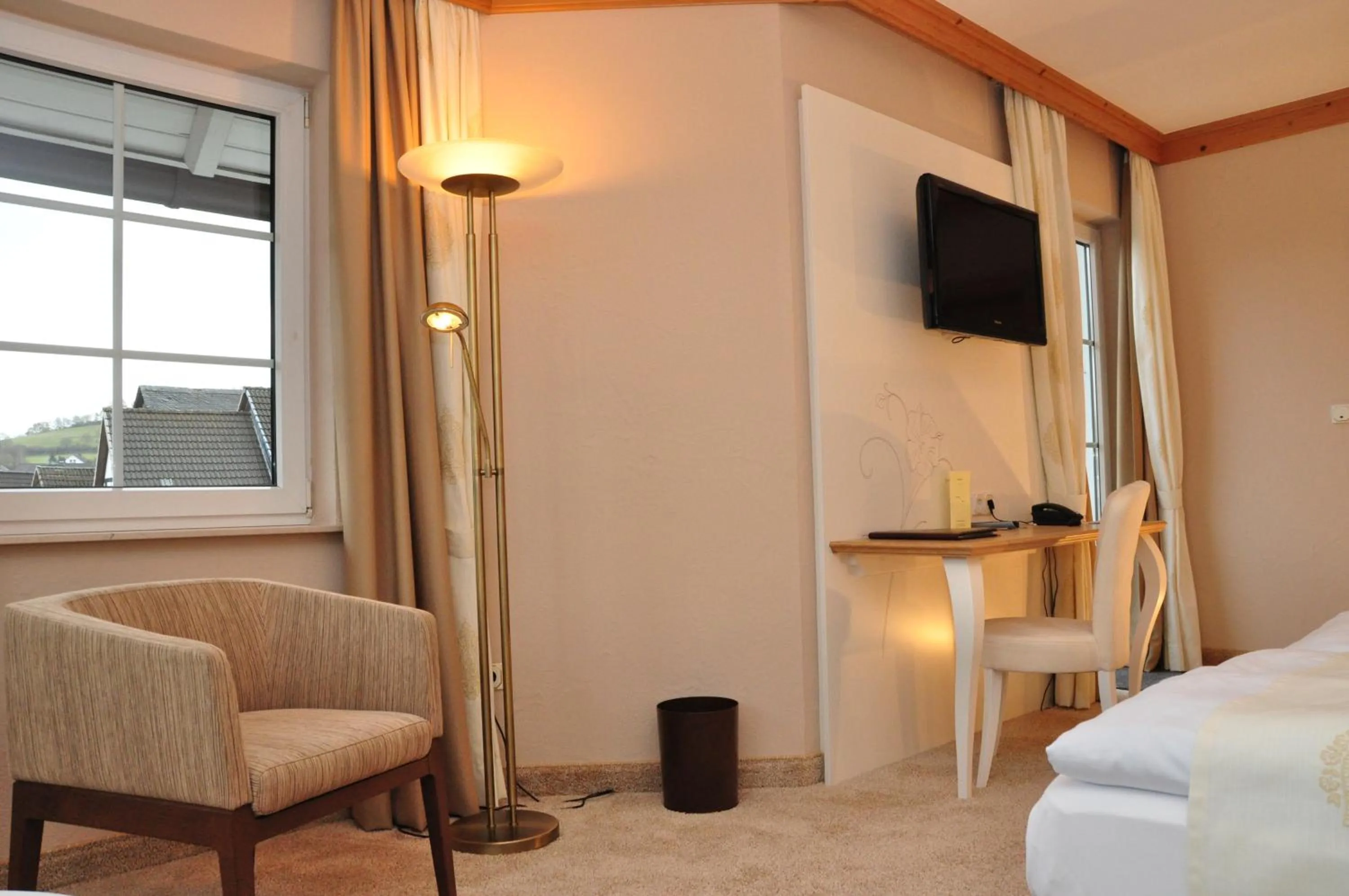 Photo of the whole room, Bed in Hotel Sauerländer Hof