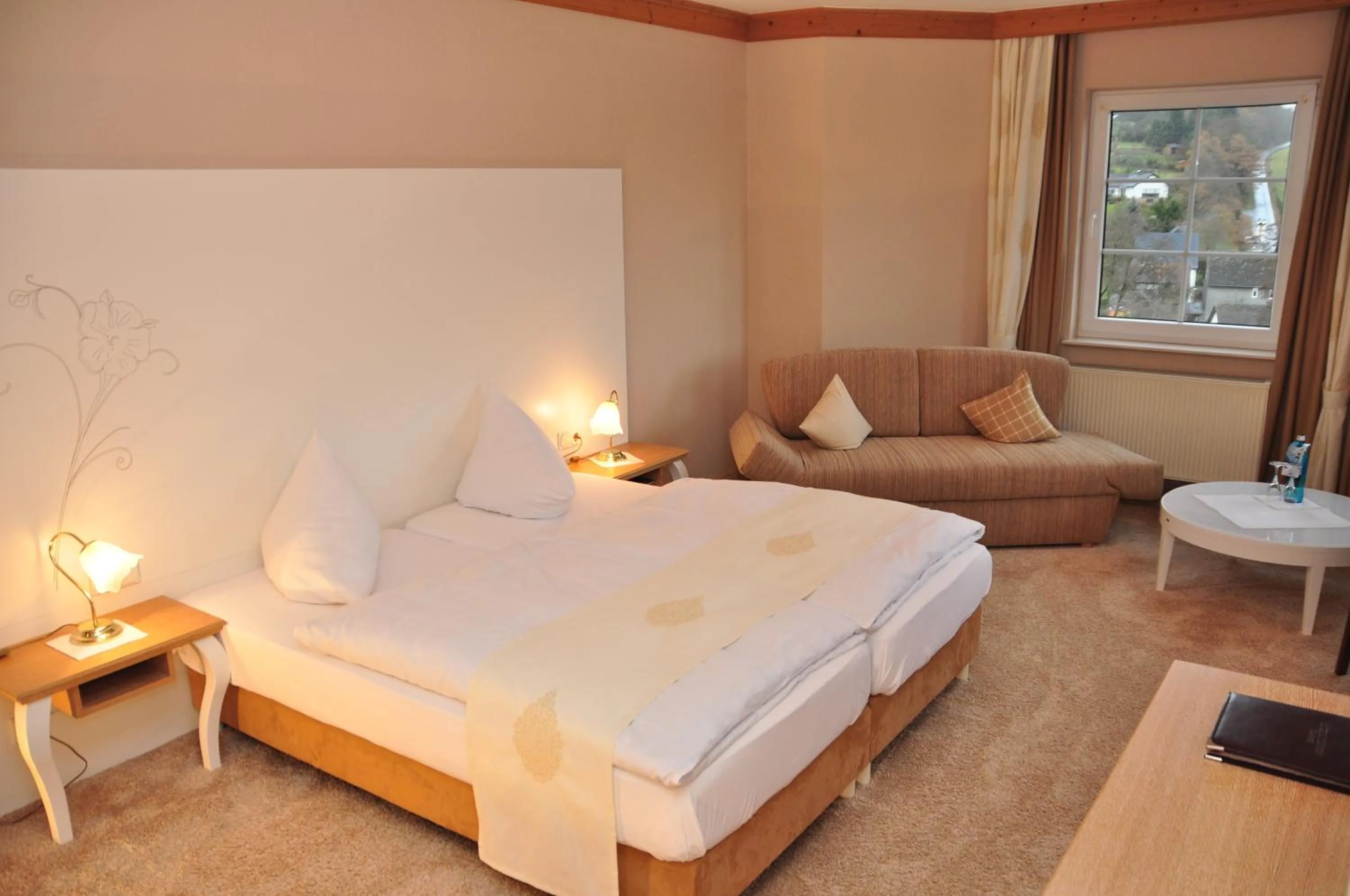 Photo of the whole room, Bed in Hotel Sauerländer Hof