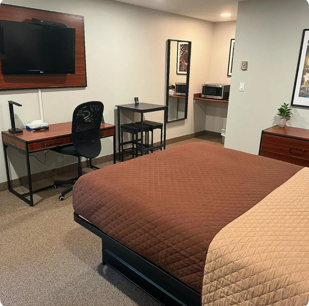 Bed in Manitoulin Inn