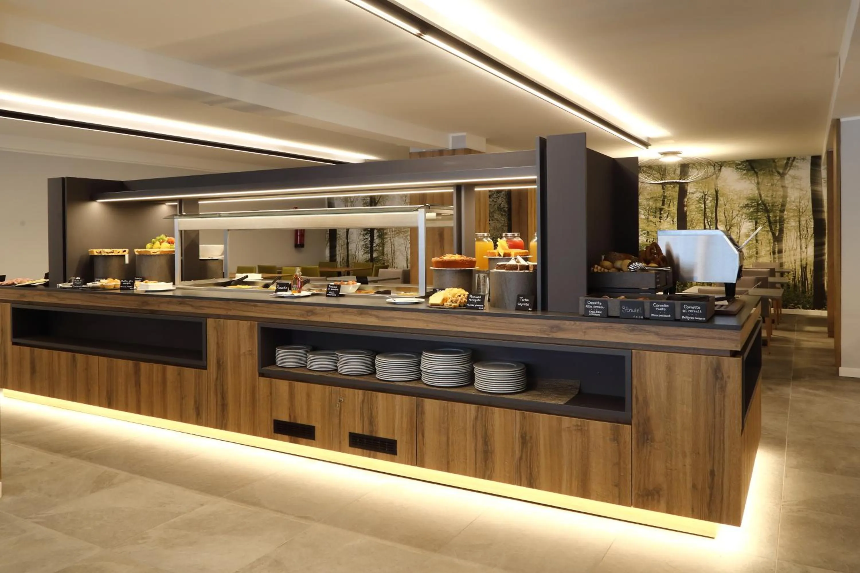 Restaurant/places to eat in Armon Greenblu Hotel & Wellness