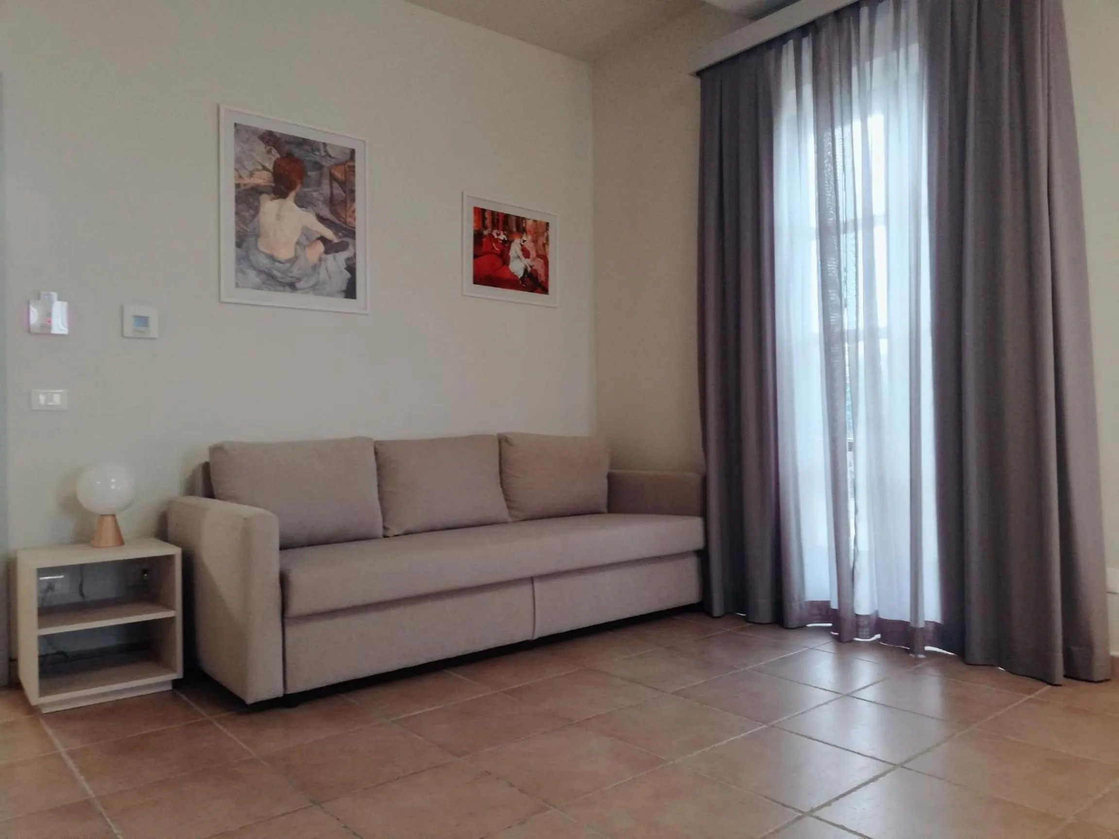 Photo of the whole room in Villa Nadar