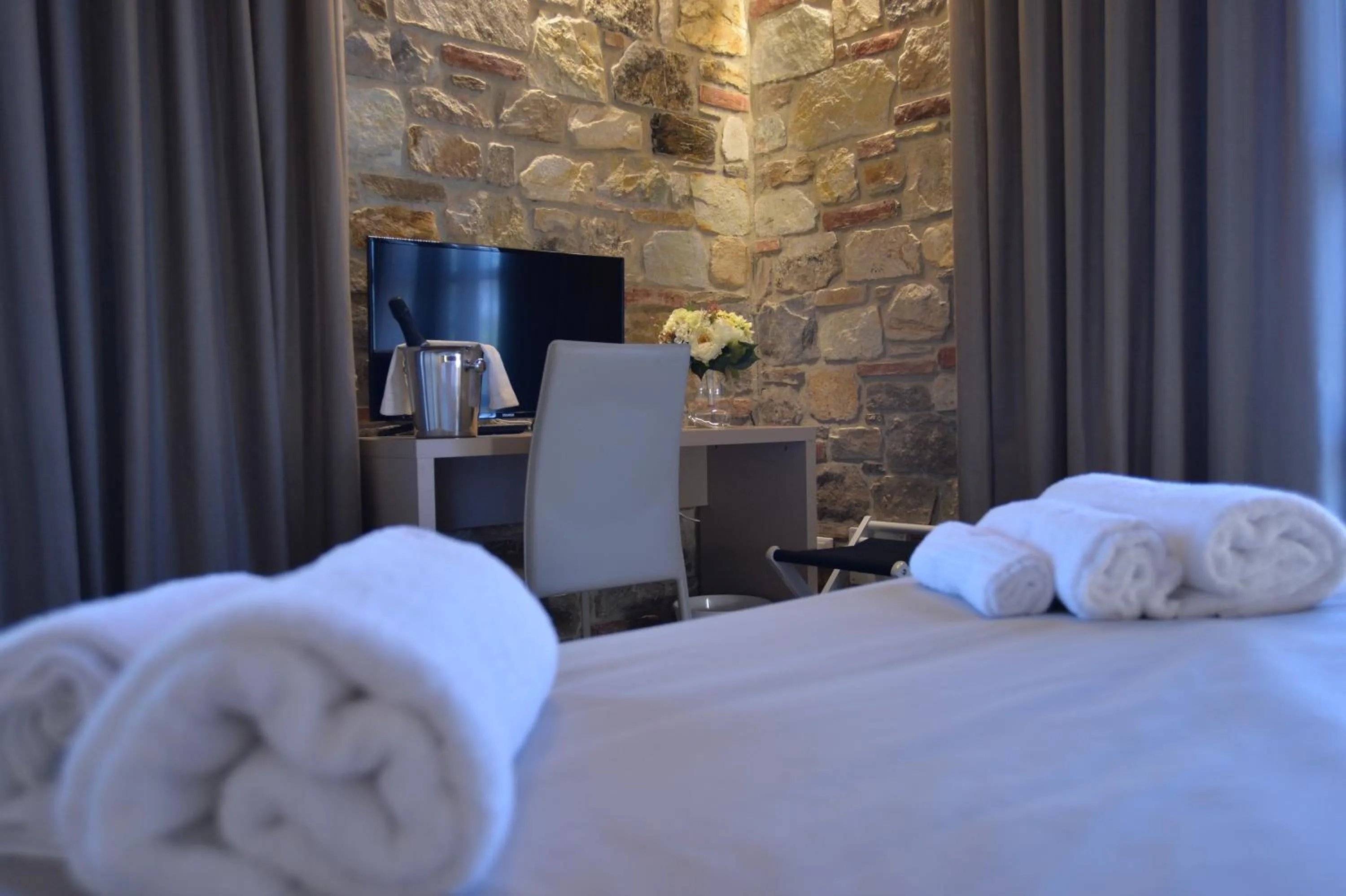 TV and multimedia, Bed in Villa Nadar