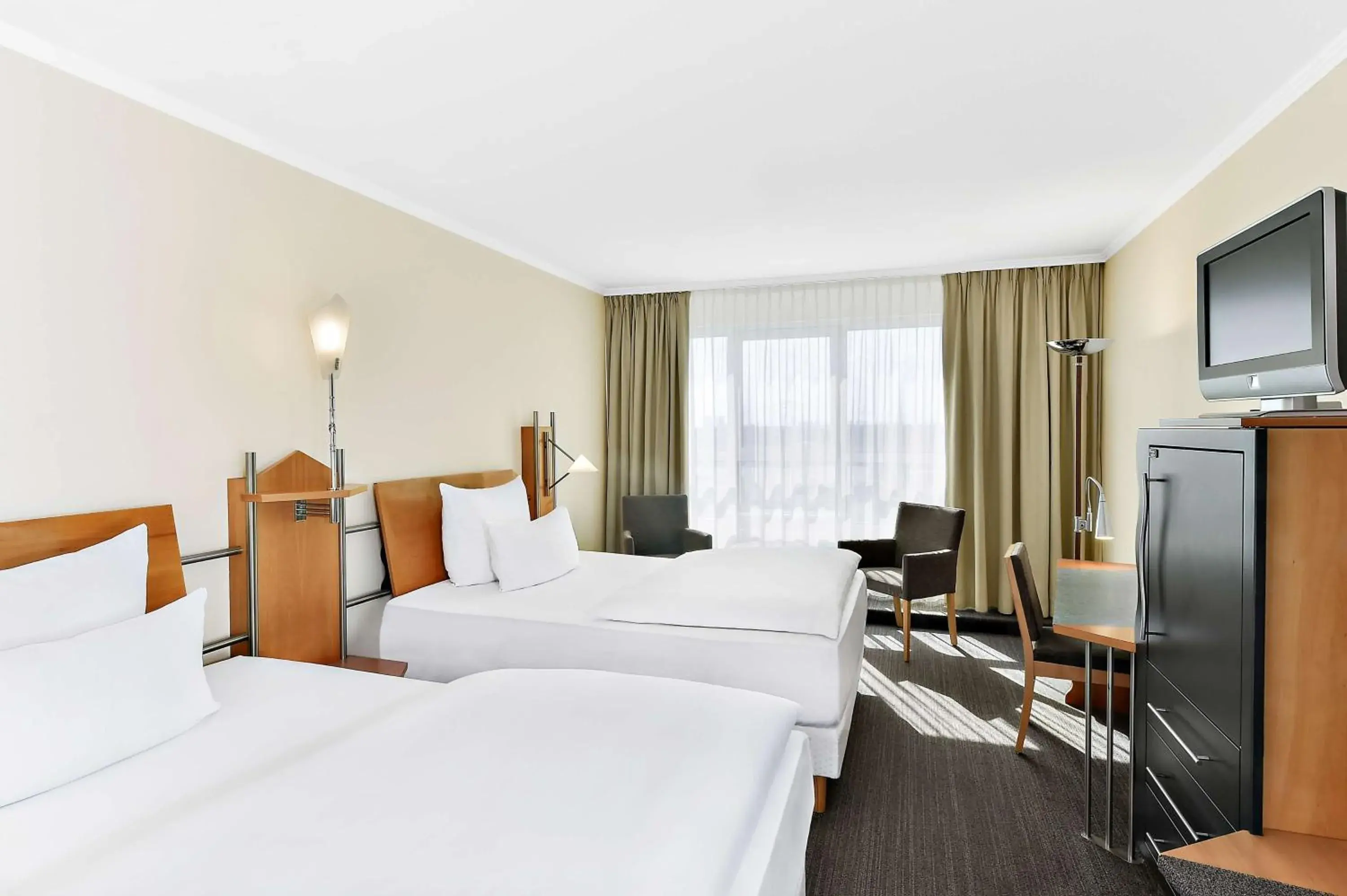 Photo of the whole room, Bed in NH Mannheim Viernheim Photo of the whole room, Bed in NH Mannheim Viernheim