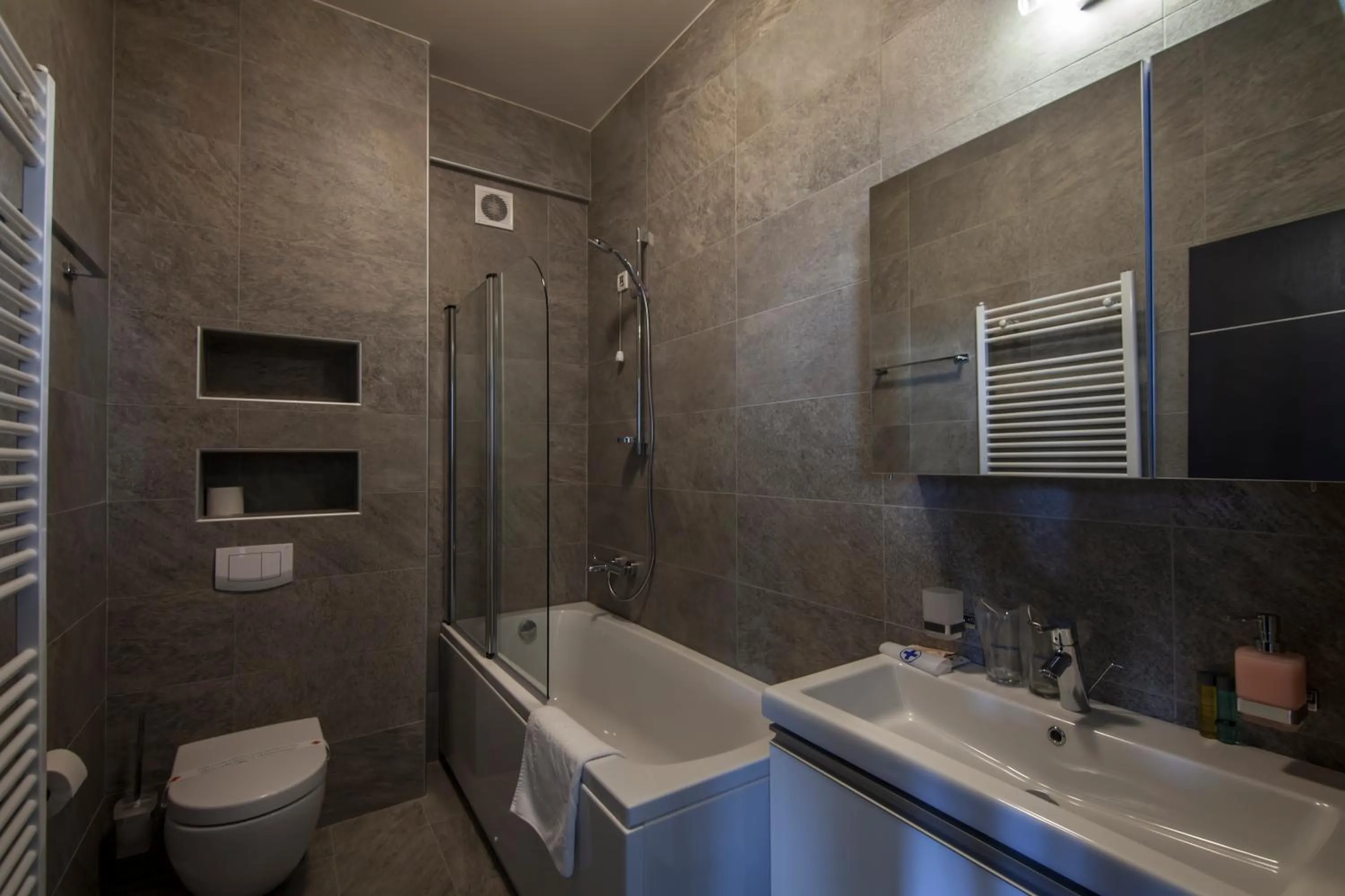 Shower in Drina Hotel