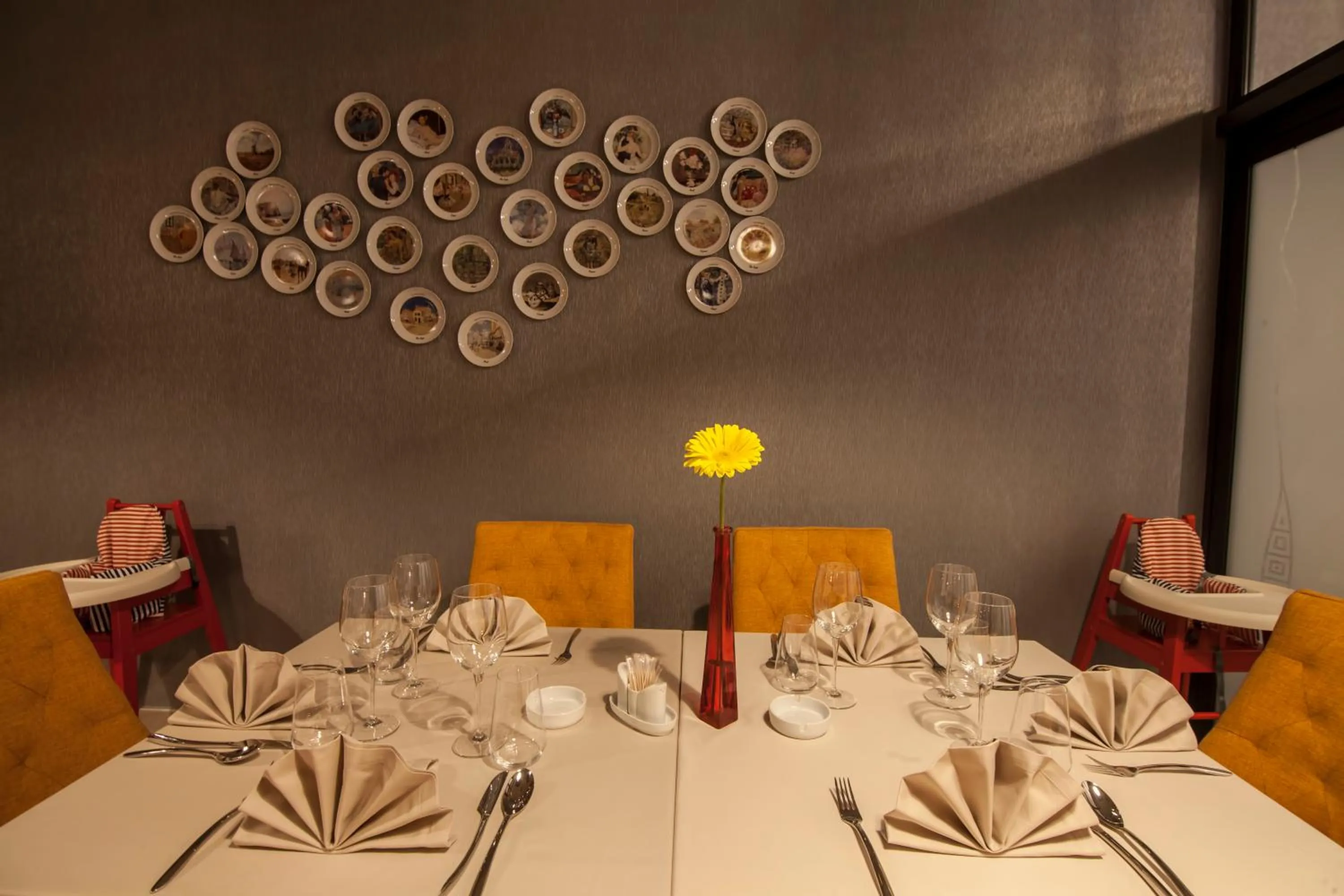 Restaurant/places to eat in Drina Hotel