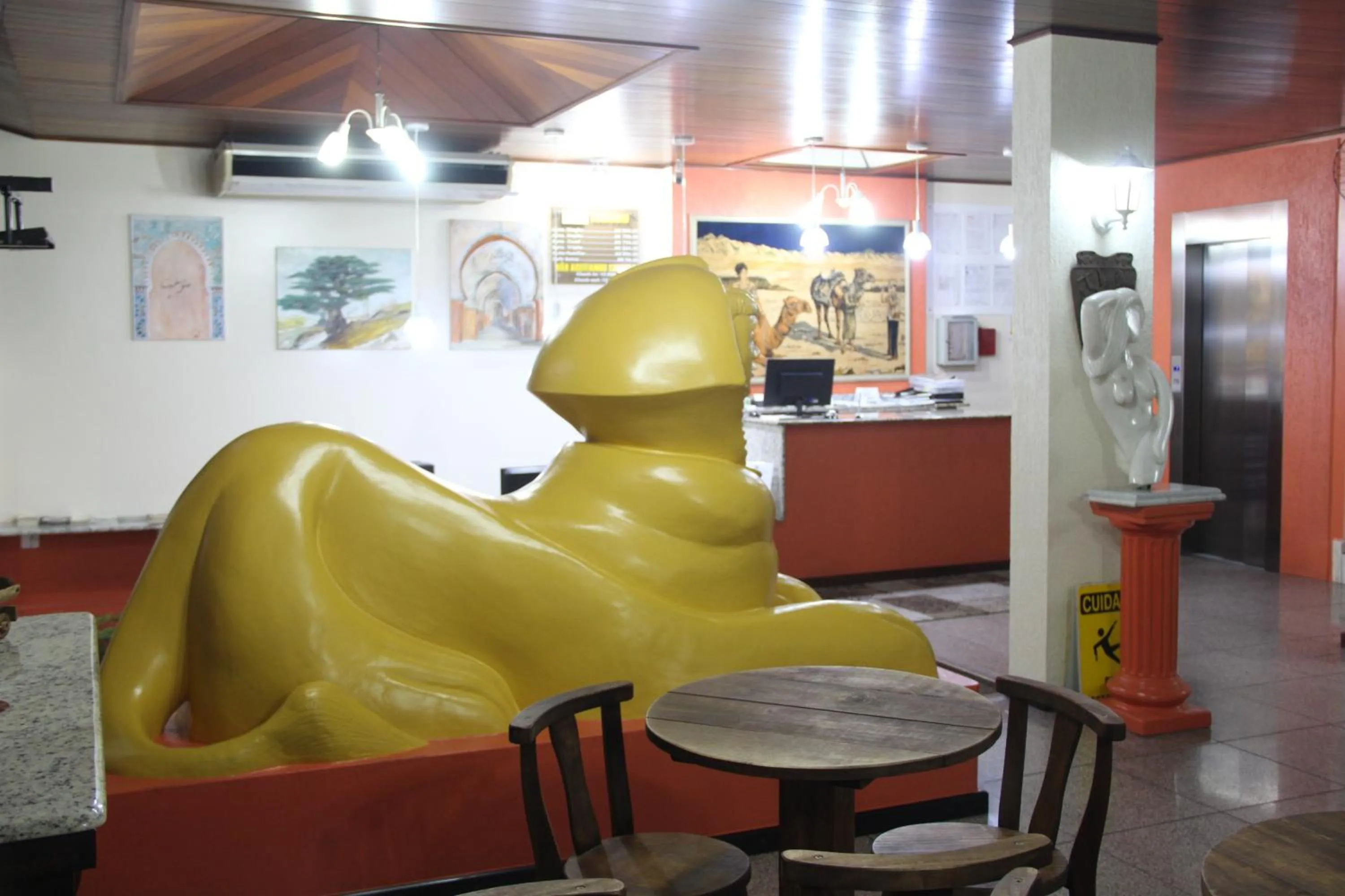 Living room in Oasis Chartouni Hotel