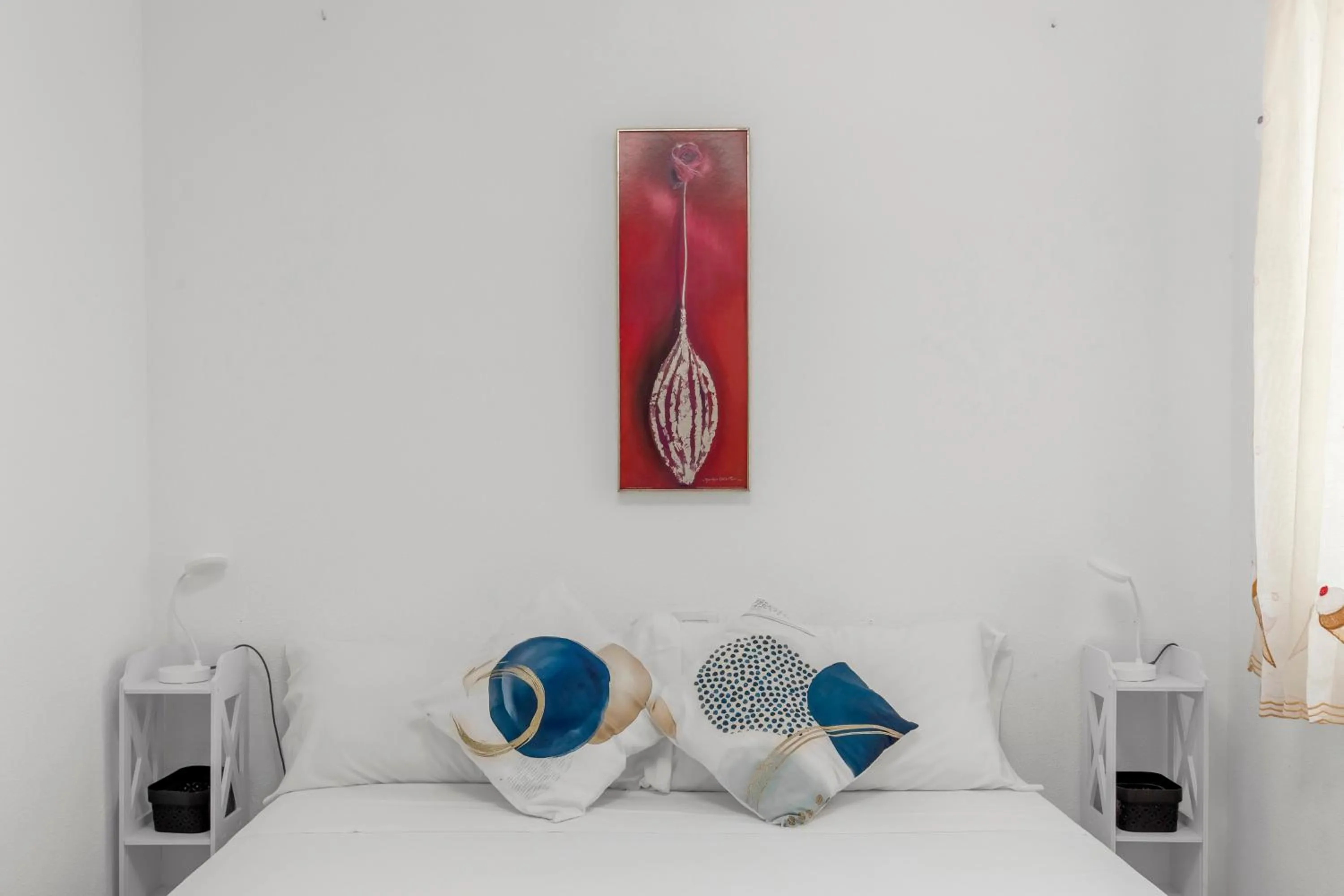 Bed in Homely Apartments Alcatri