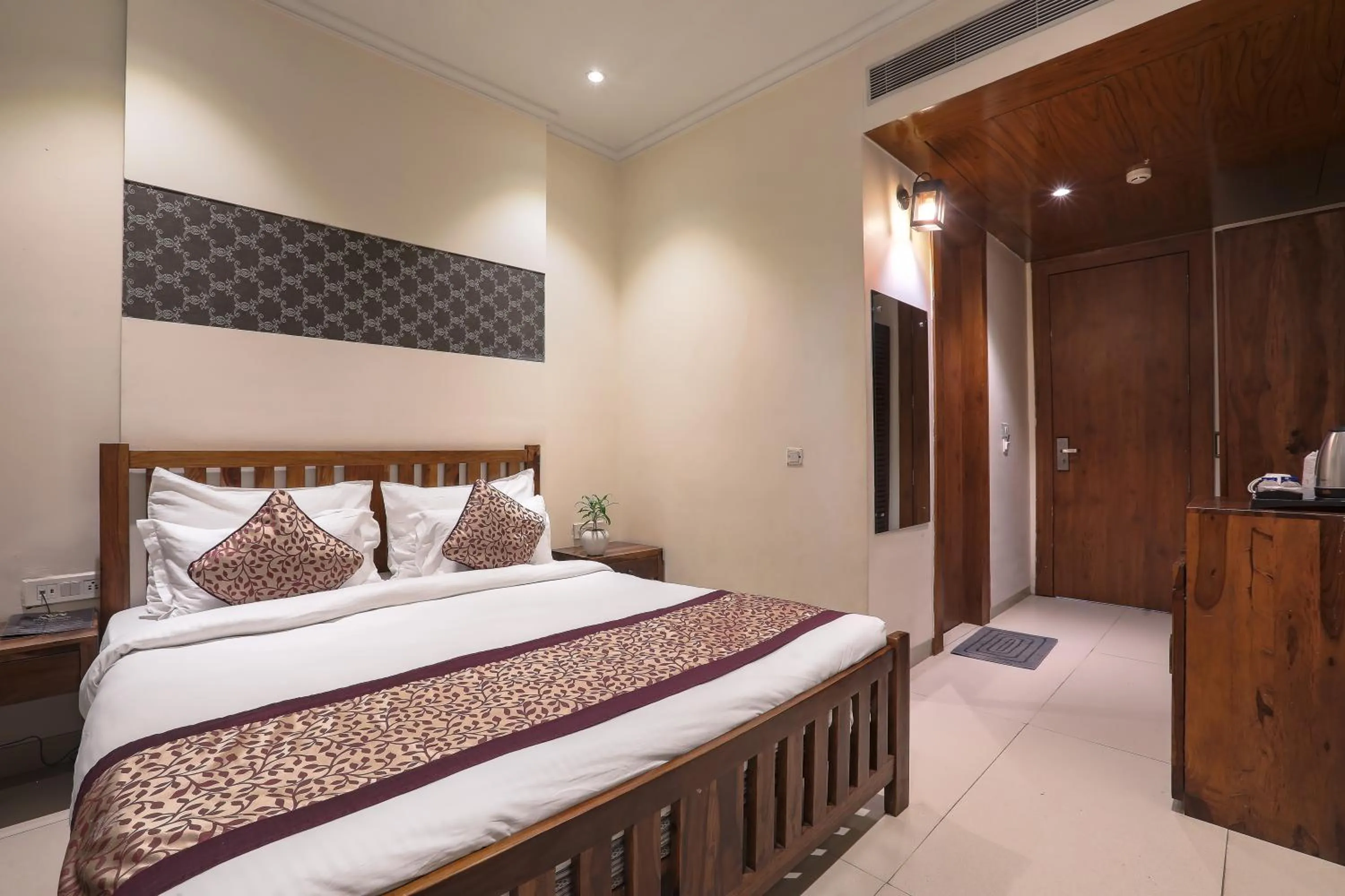 Bedroom in The Vrindwoods