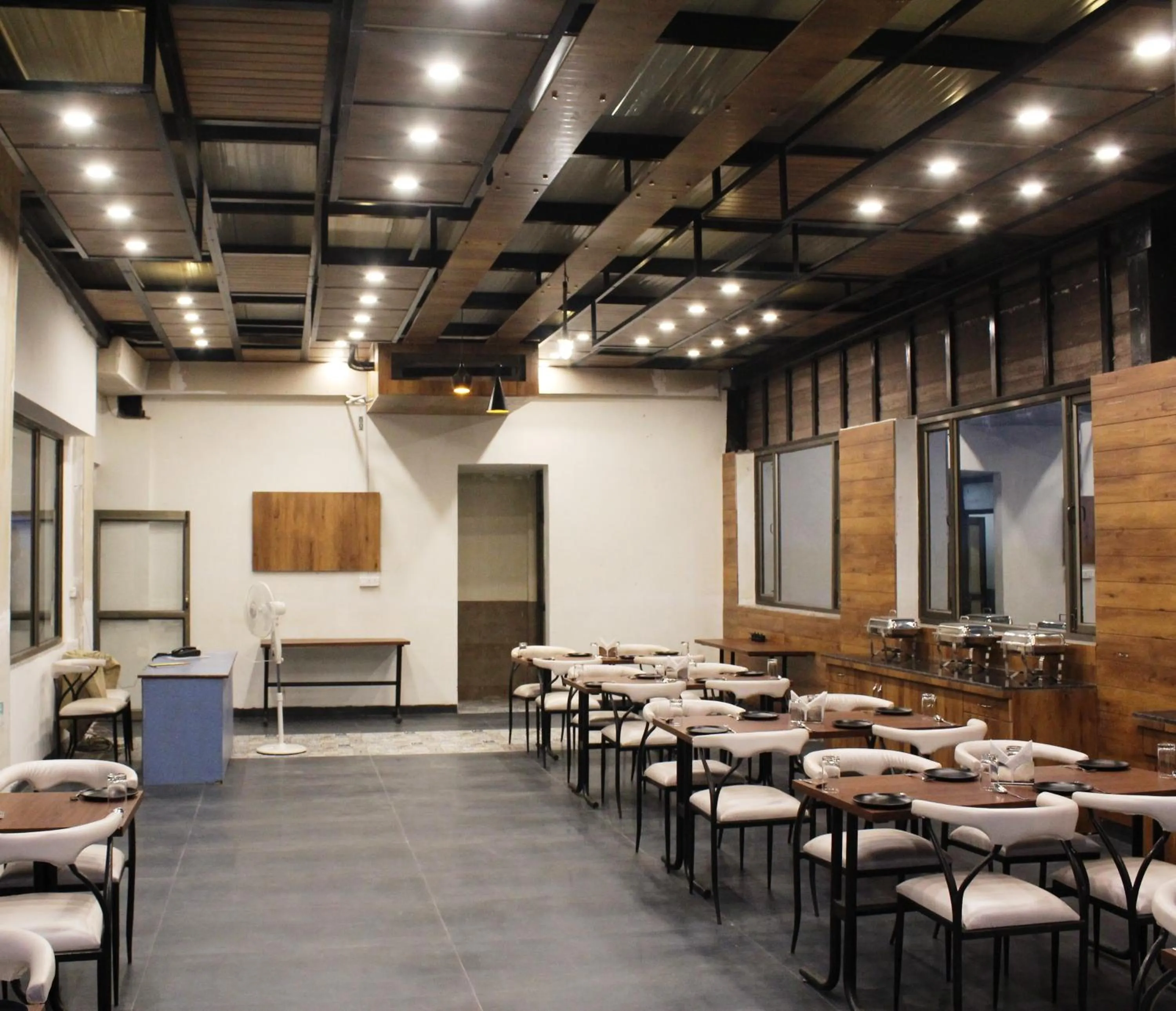 Restaurant/places to eat in The Vrindwoods