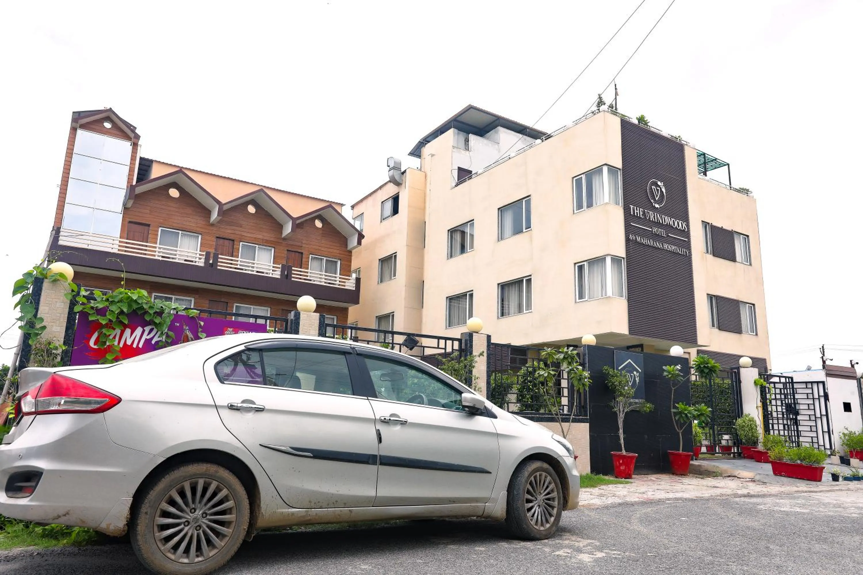 Facade/entrance in The Vrindwoods