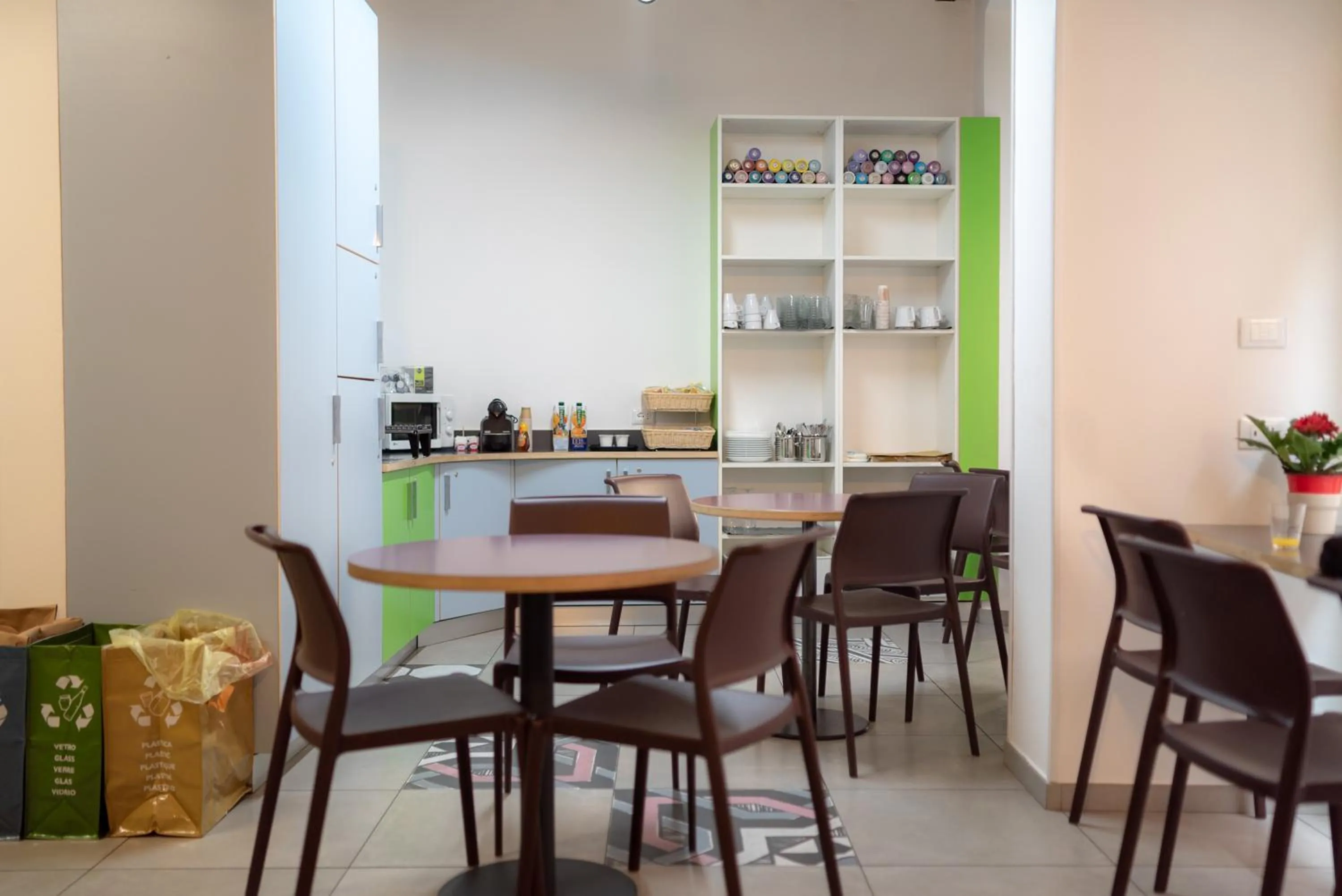 Communal lounge/ TV room in LUOGO COMUNE Ostello