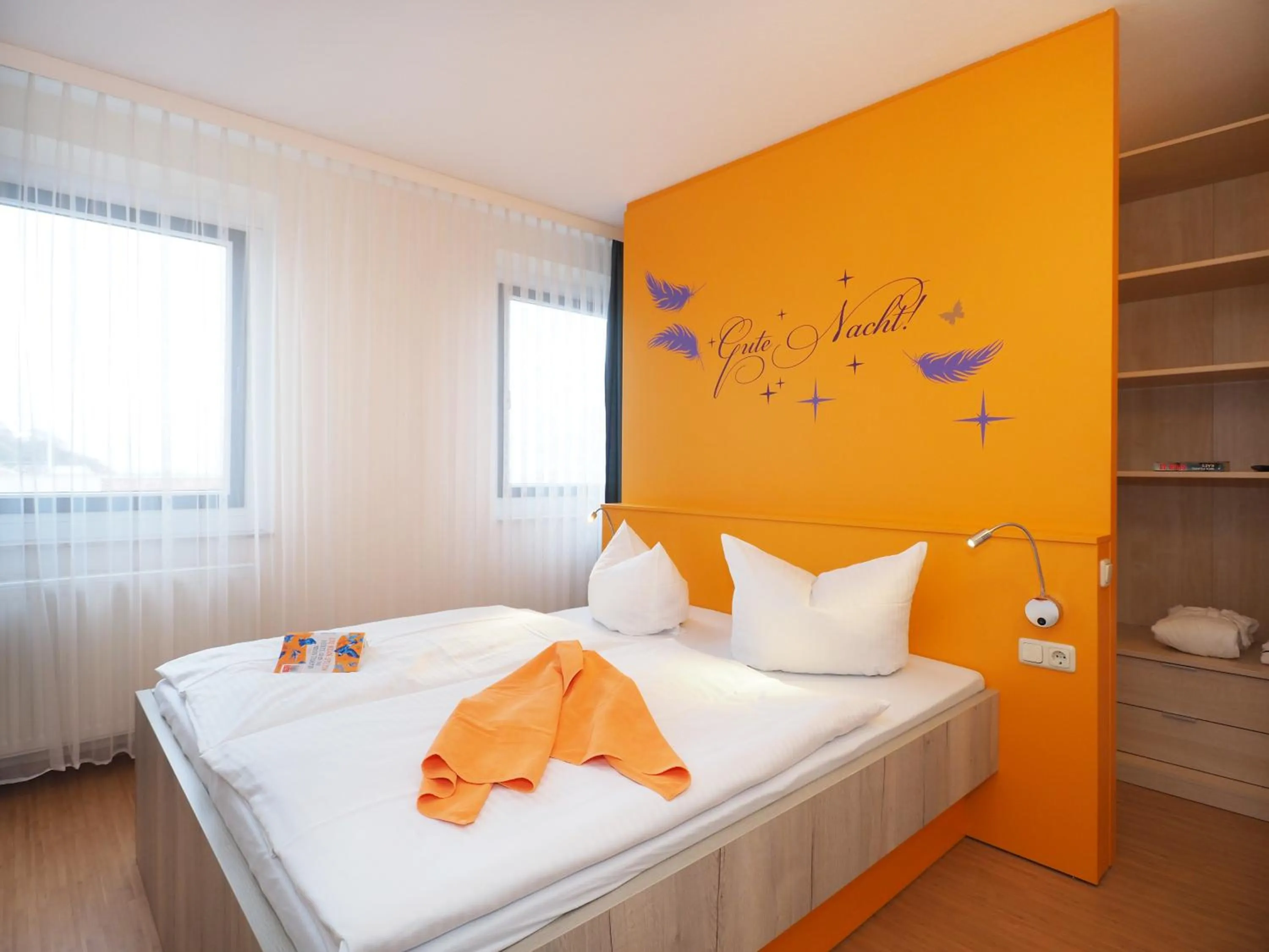 Bedroom, Bed in Kurhotel zu Heringsdorf